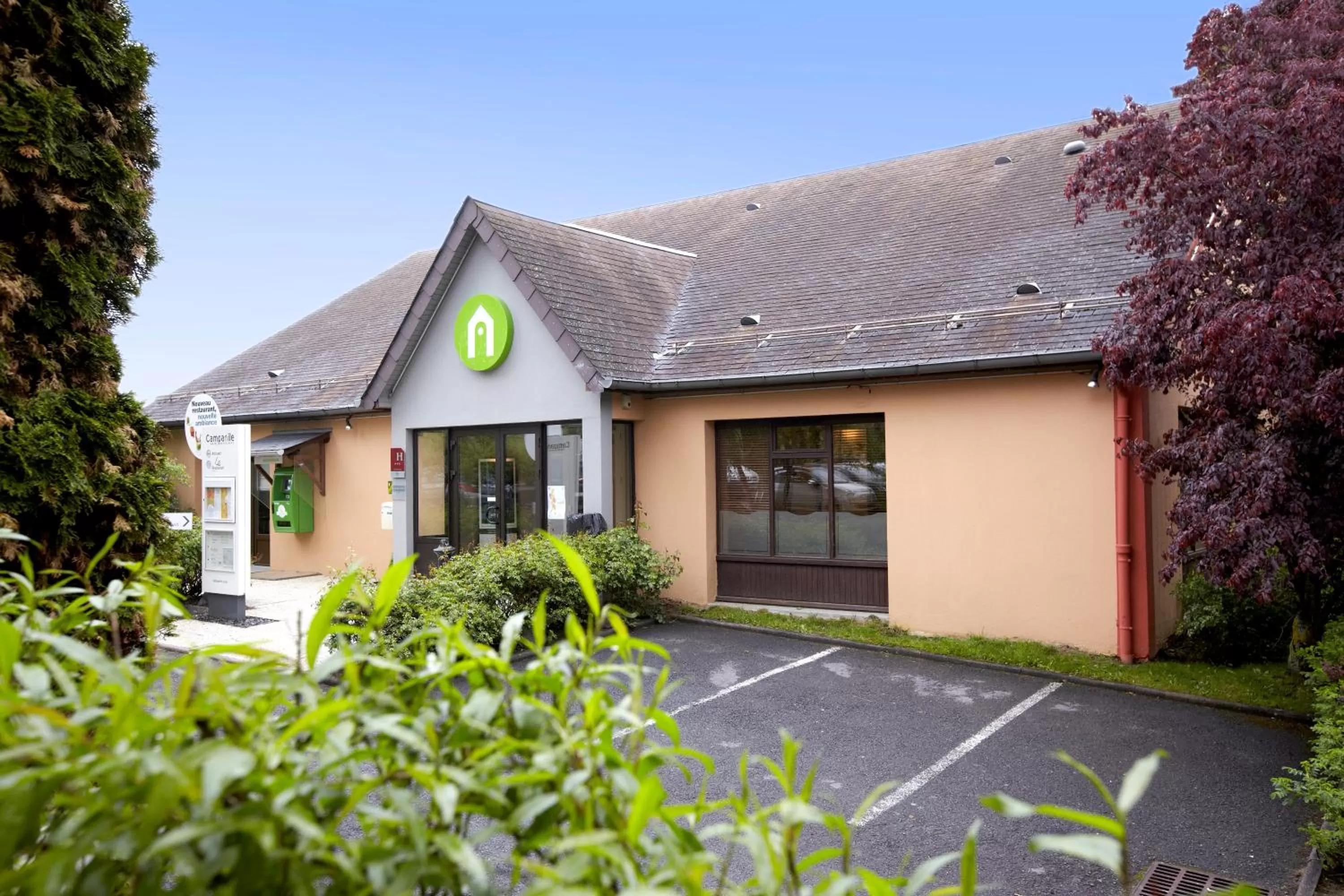 Facade/entrance in Campanile Charleville-Mezières