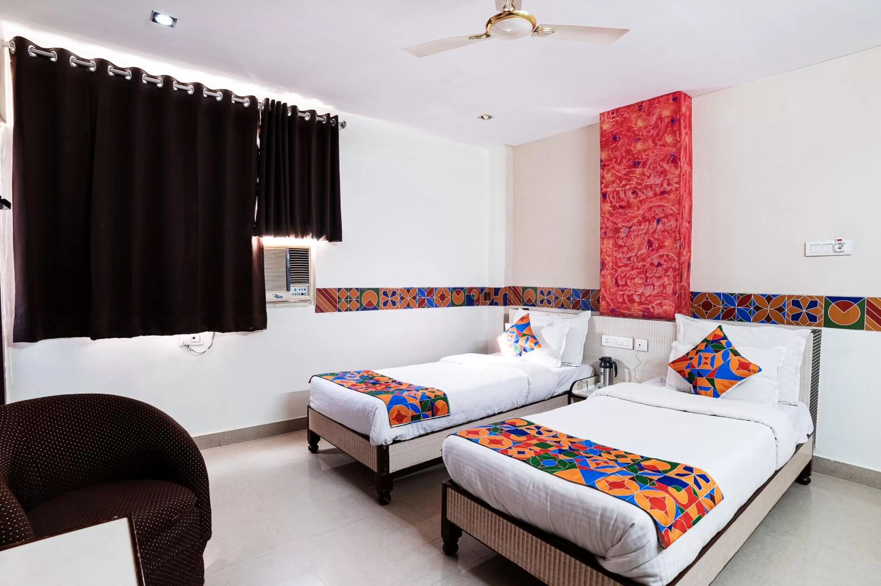 Bedroom, Bed in Hotel Omni Plaza