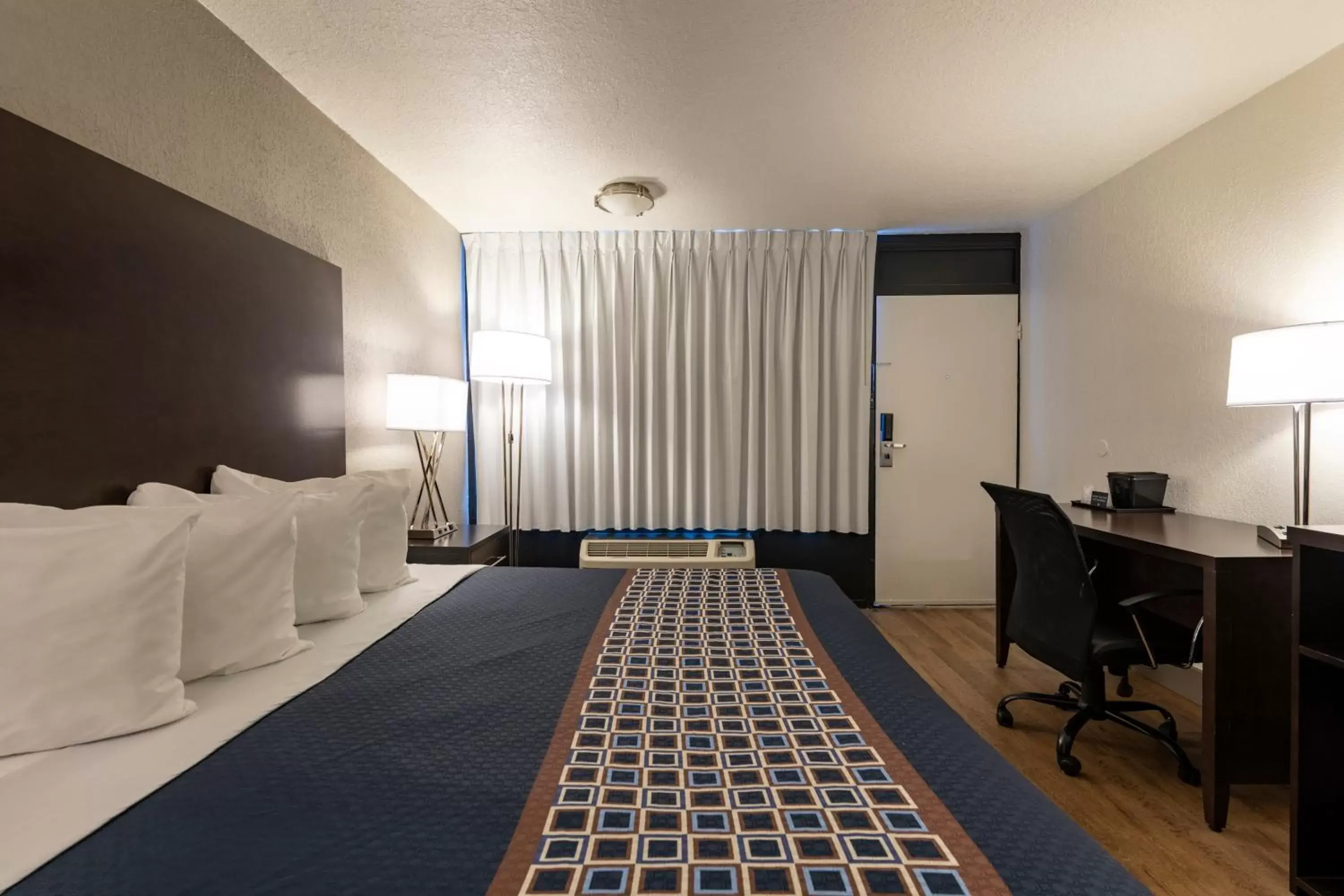 King Room - Disability Access in Hotel Monreale Express International Drive Orlando King Room - Disability Access in Hotel Monreale Express International Drive Orlando
