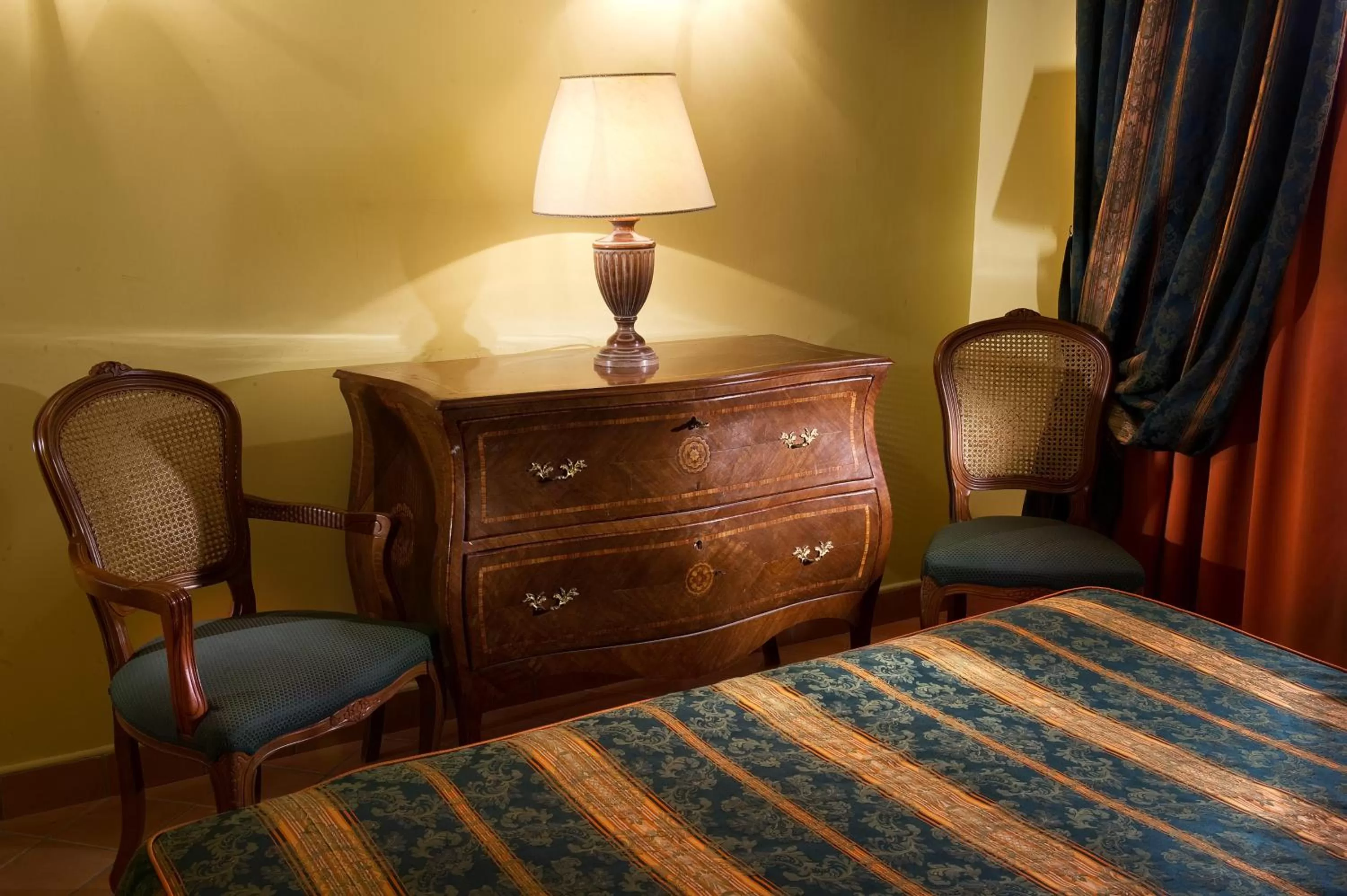 Seating area, Bed in Chiaja Hotel de Charme