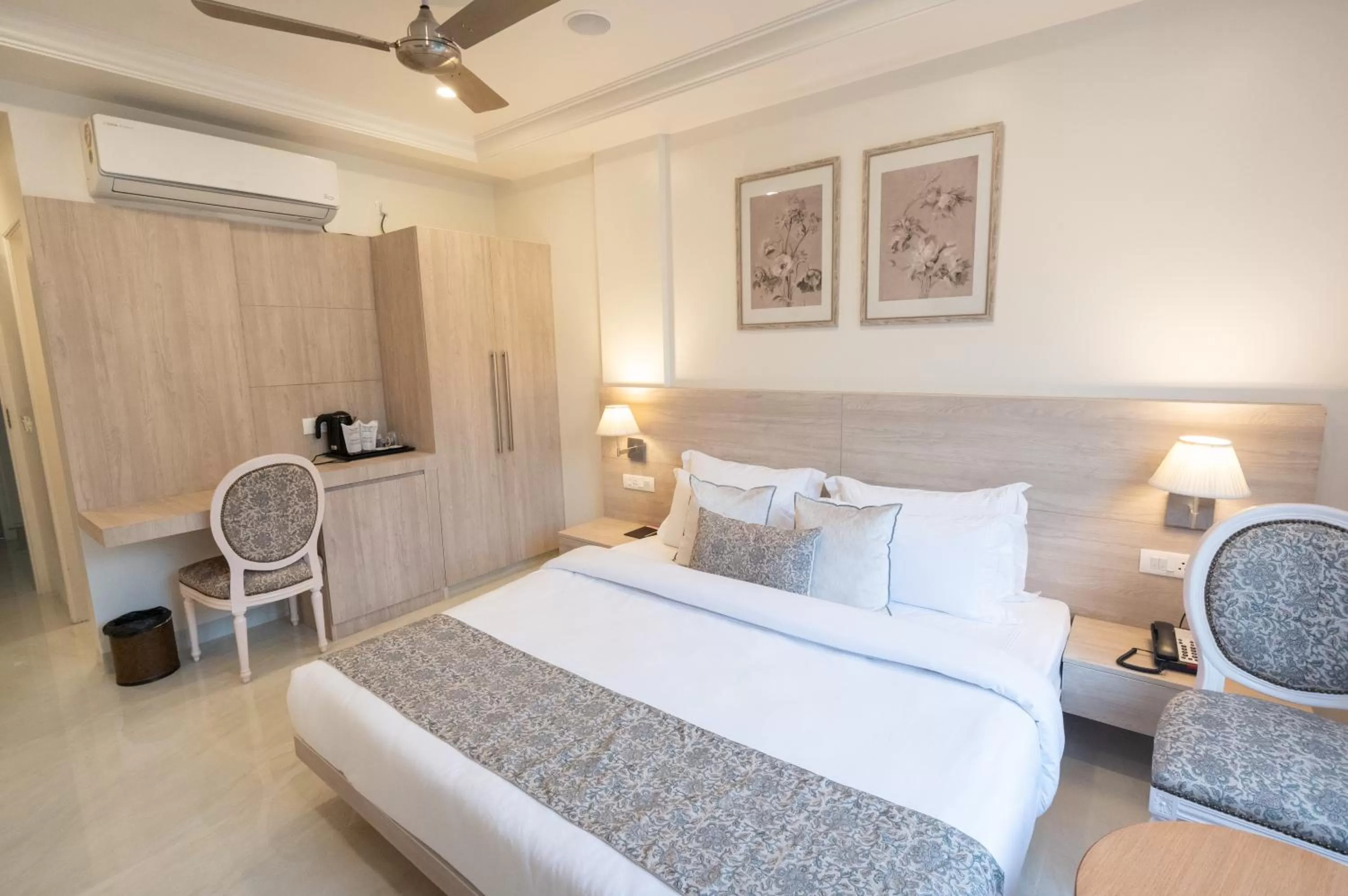 Bed in Terrakotta Rishikesh