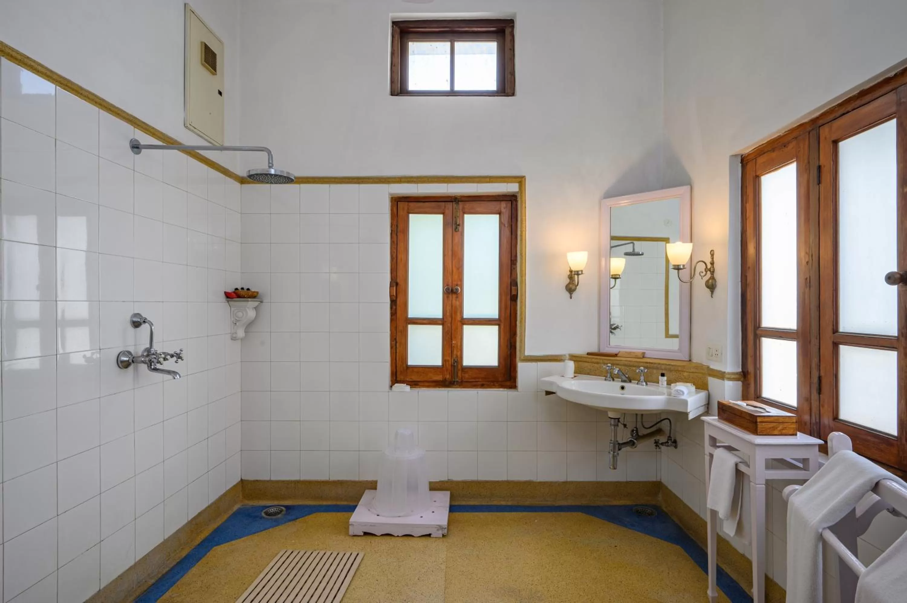 Shower in Neemrana's - Baradari Palace