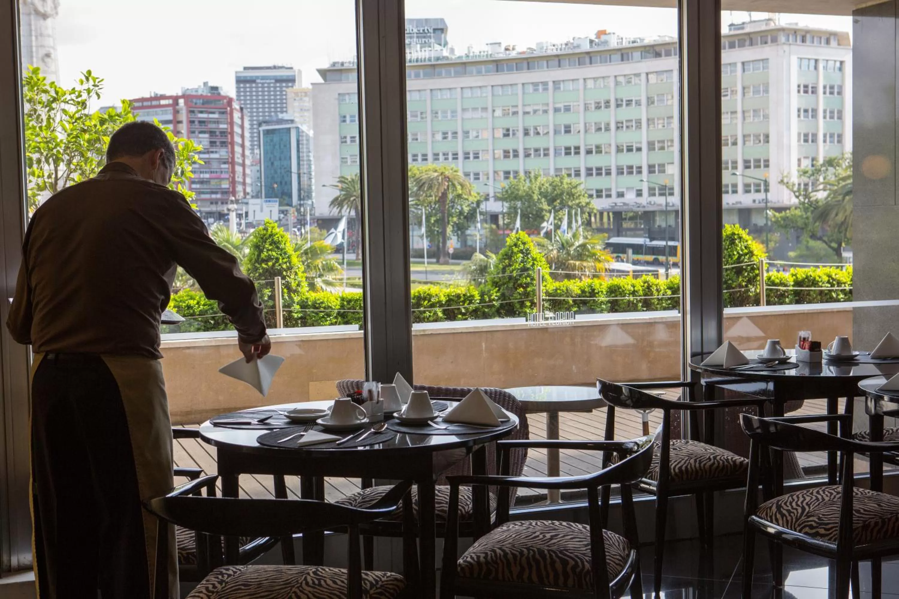 Restaurant/places to eat in Hotel Florida