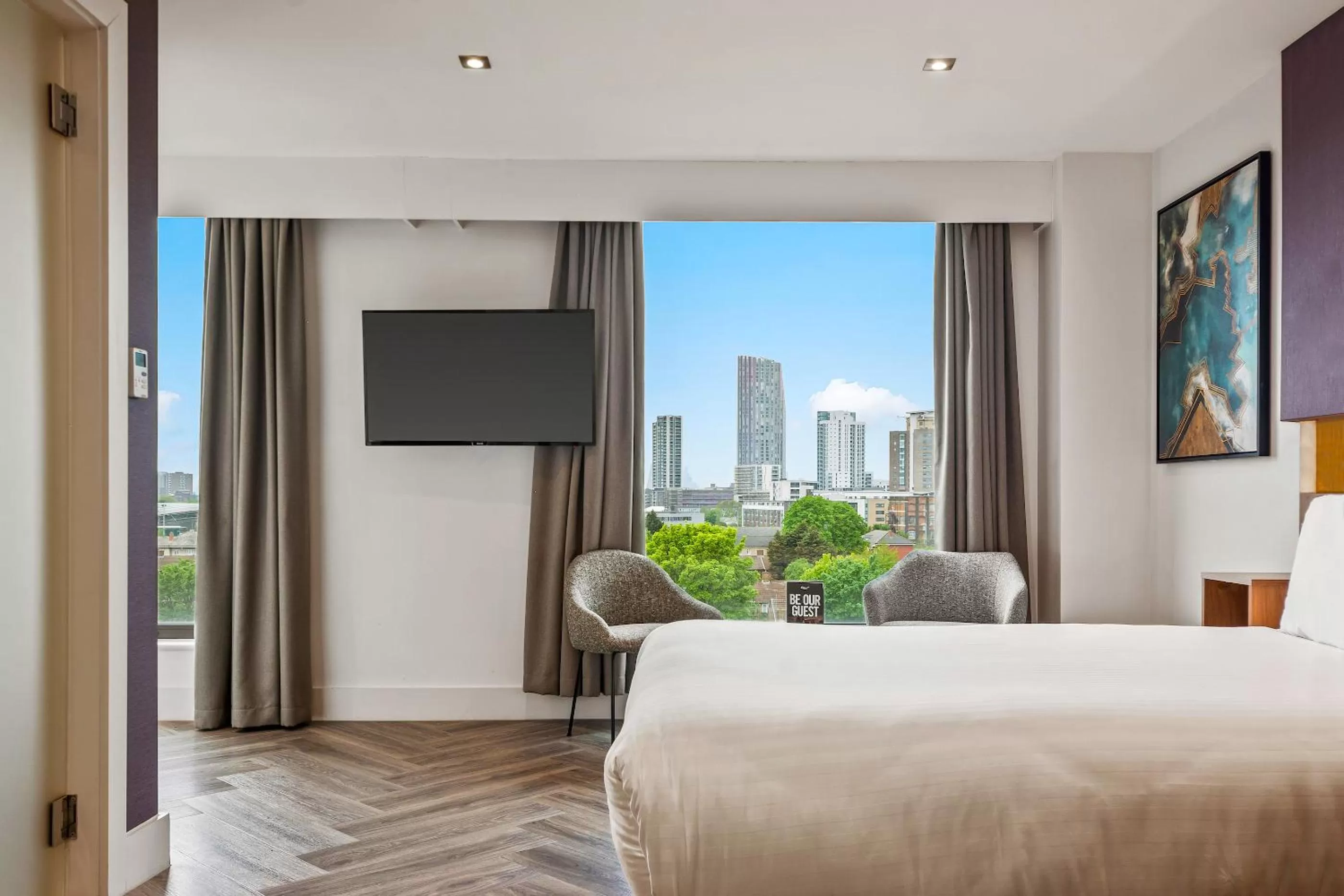 Bedroom, Bed in Roomzzz London Stratford