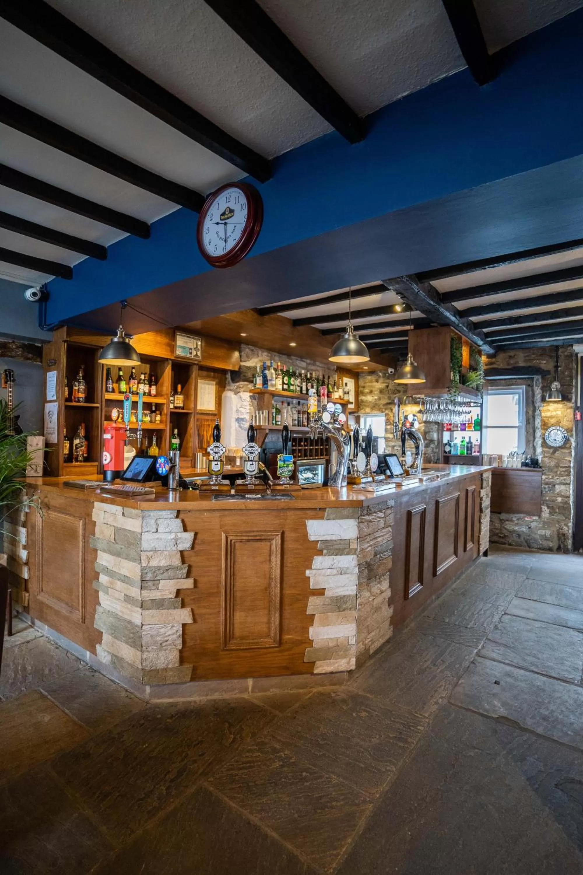 Restaurant/places to eat in Black Horse Hotel