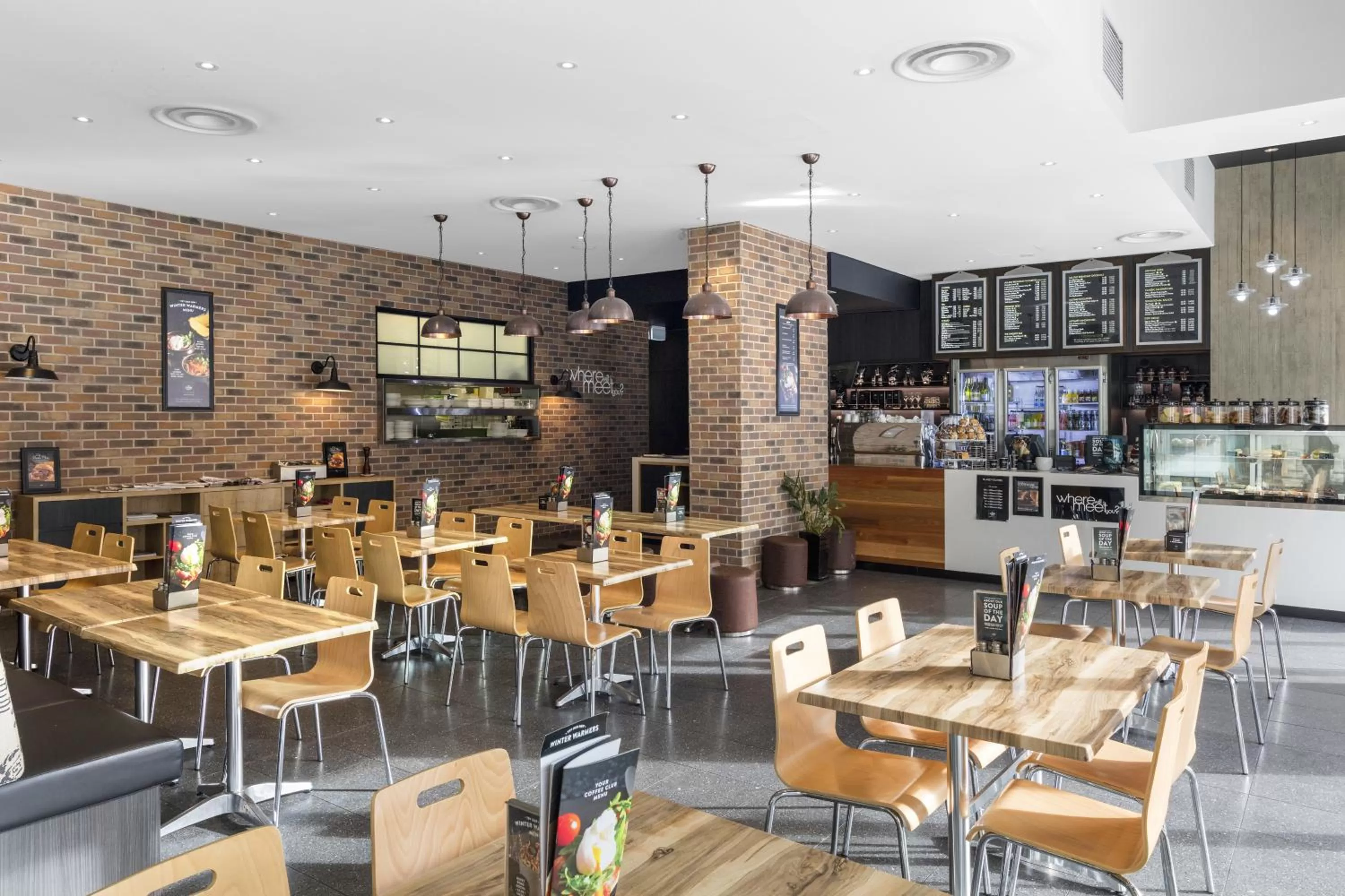 Restaurant/places to eat in Oaks Adelaide Embassy Suites