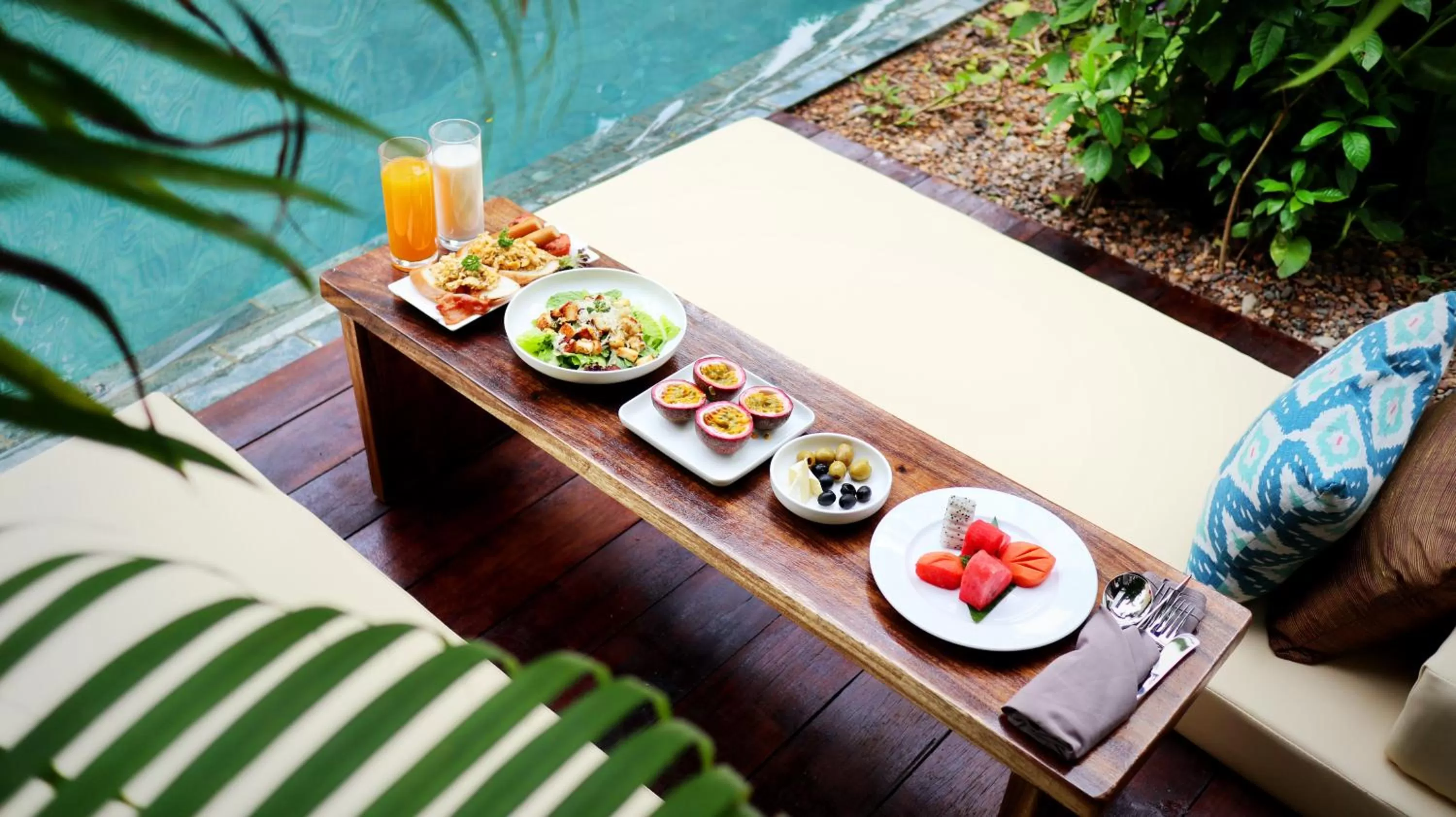 Food and drinks in Sarina Hotel & Villa