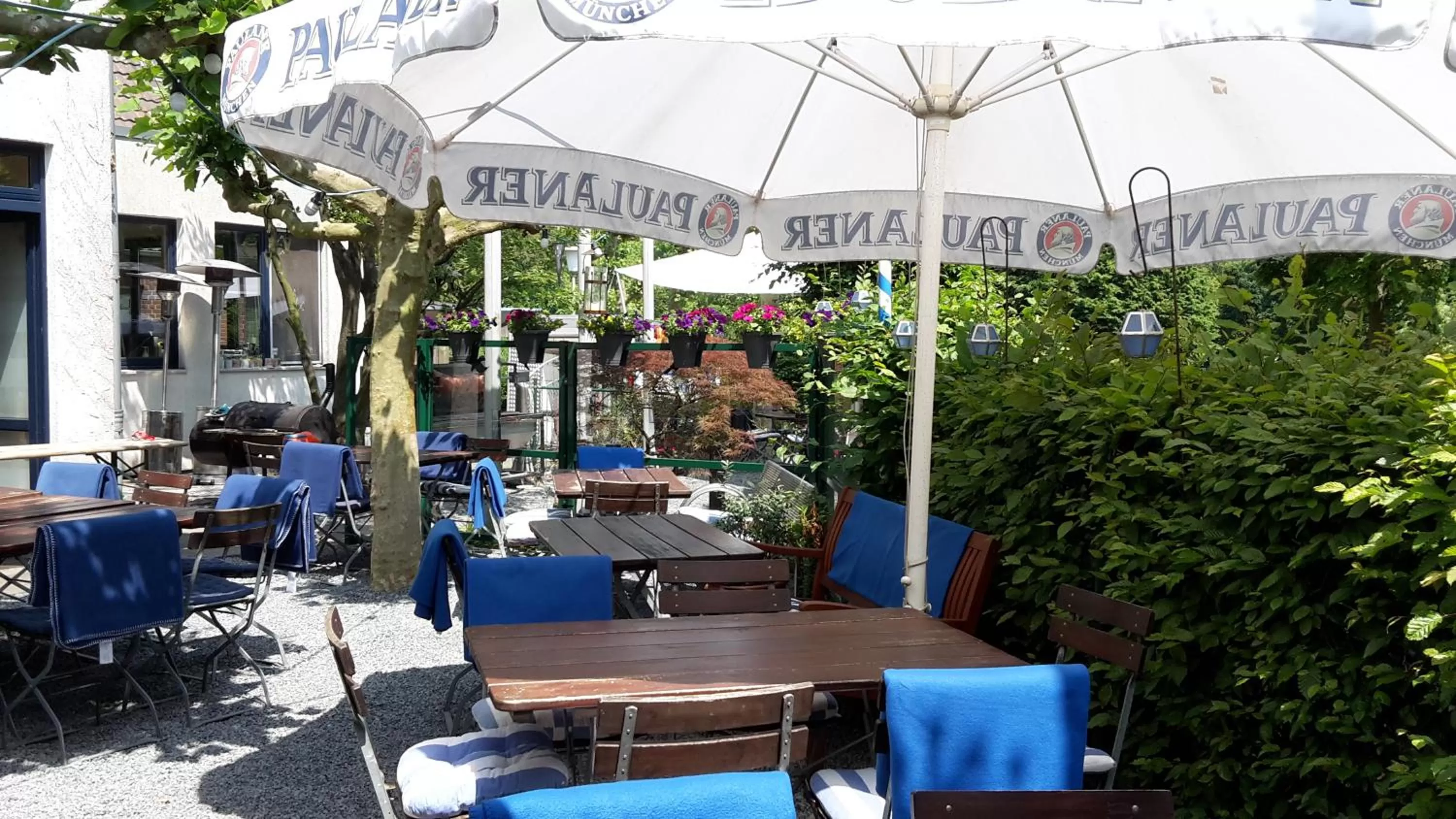 Restaurant/places to eat in Hotel am Weiher