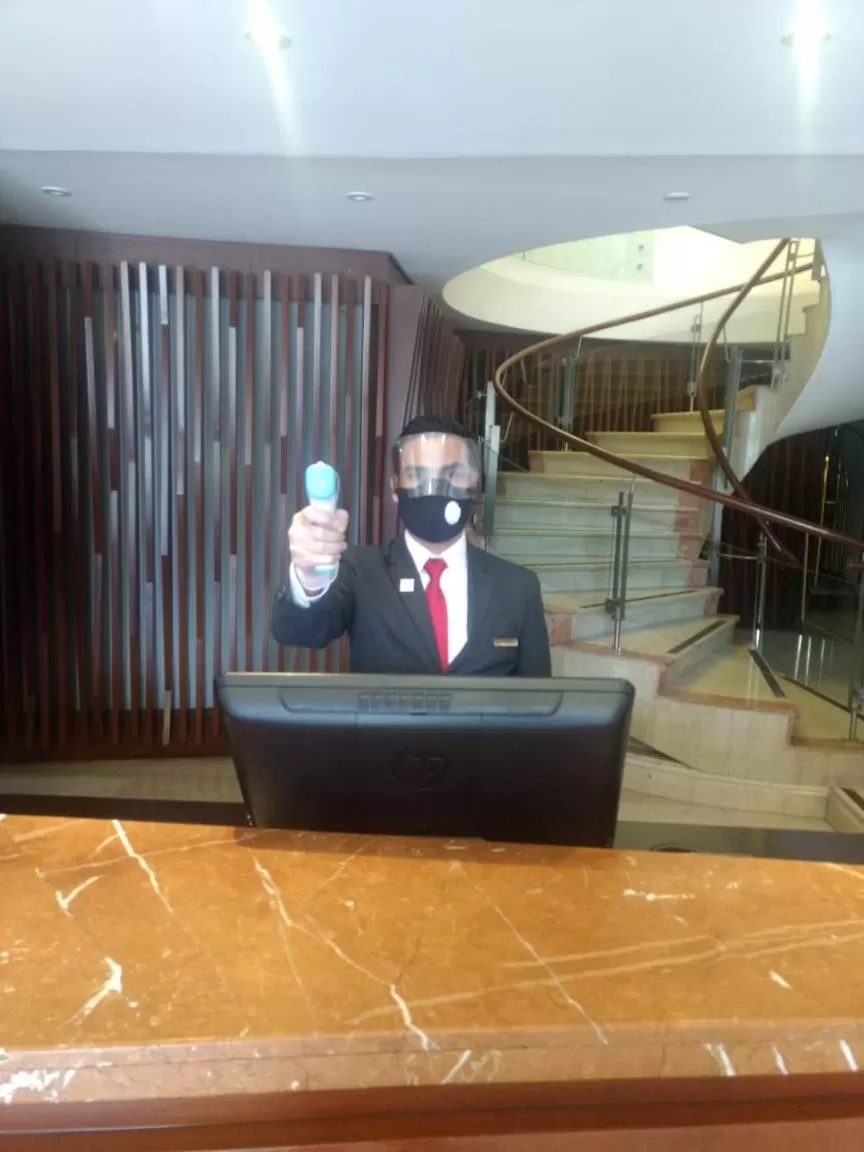 Staff, Lobby/Reception in Cosmos 100 Hotel & Centro de Convenciones - Hoteles Cosmos