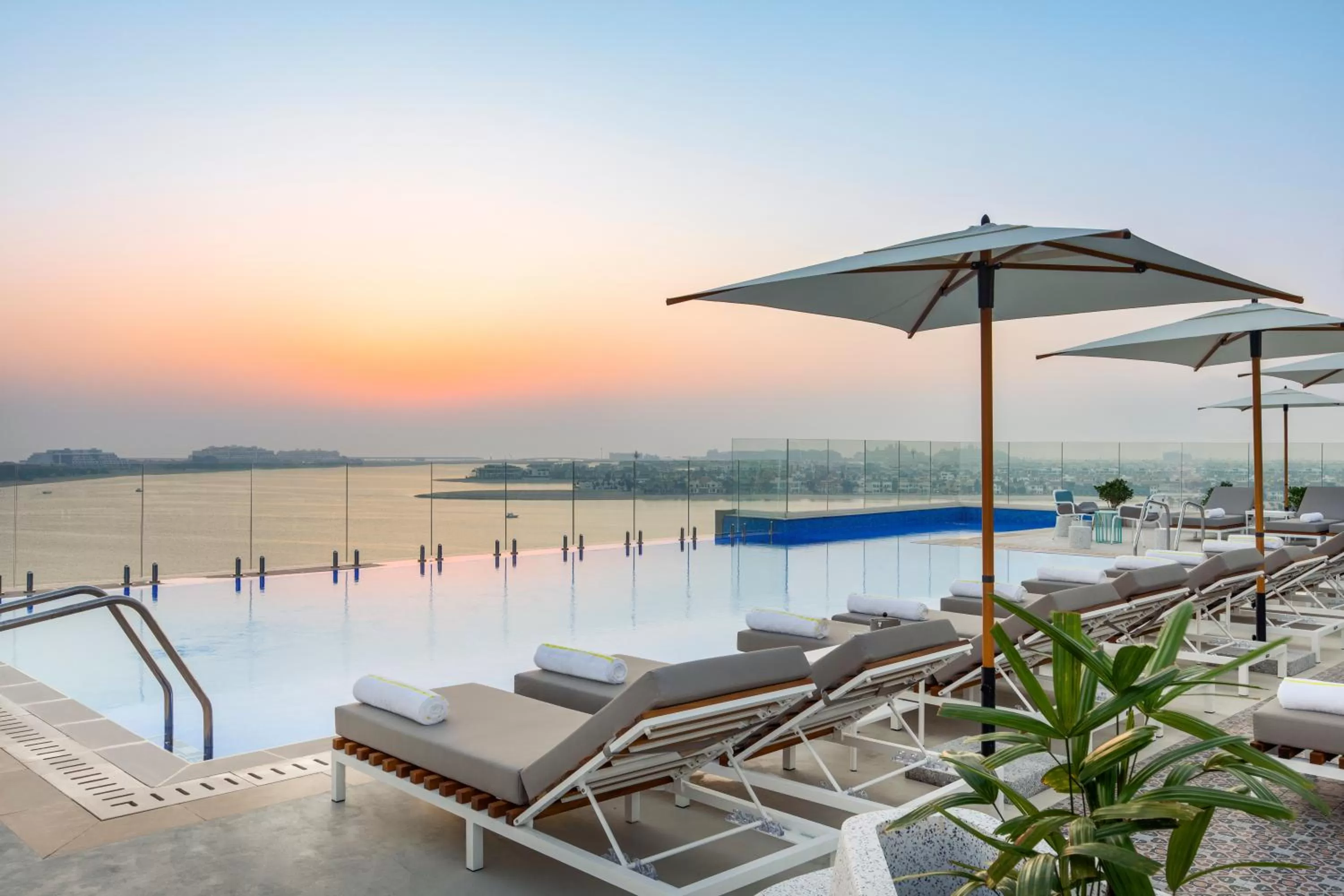 Swimming pool in voco Dubai The Palm by IHG