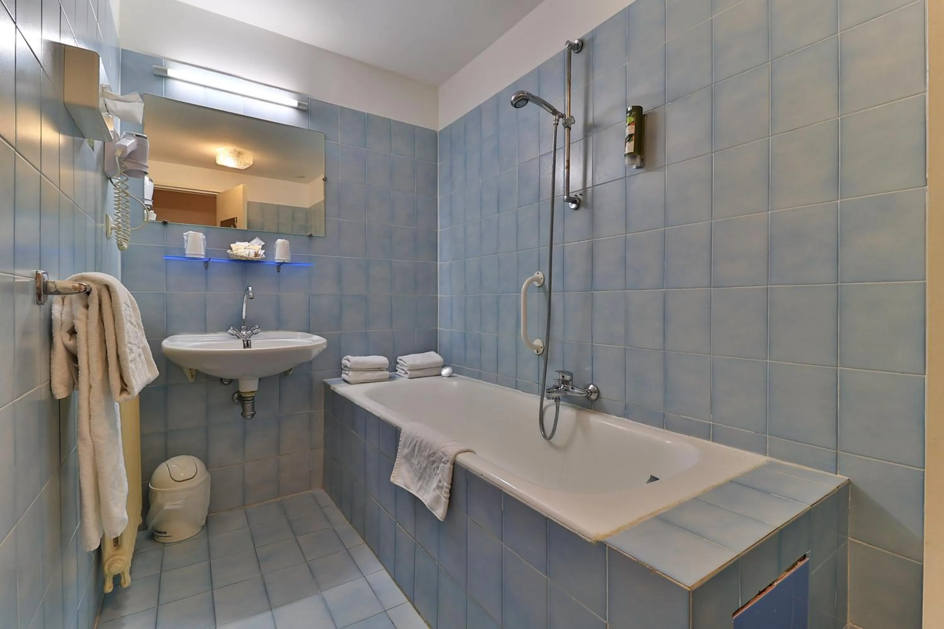 Shower in Logis Le Relais Imperial