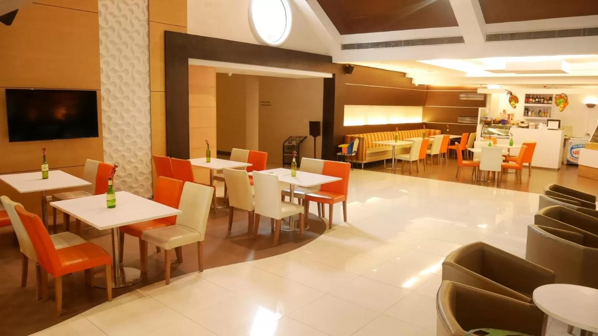 Restaurant/places to eat in Circle Inn Hotel and Suites Bacolod