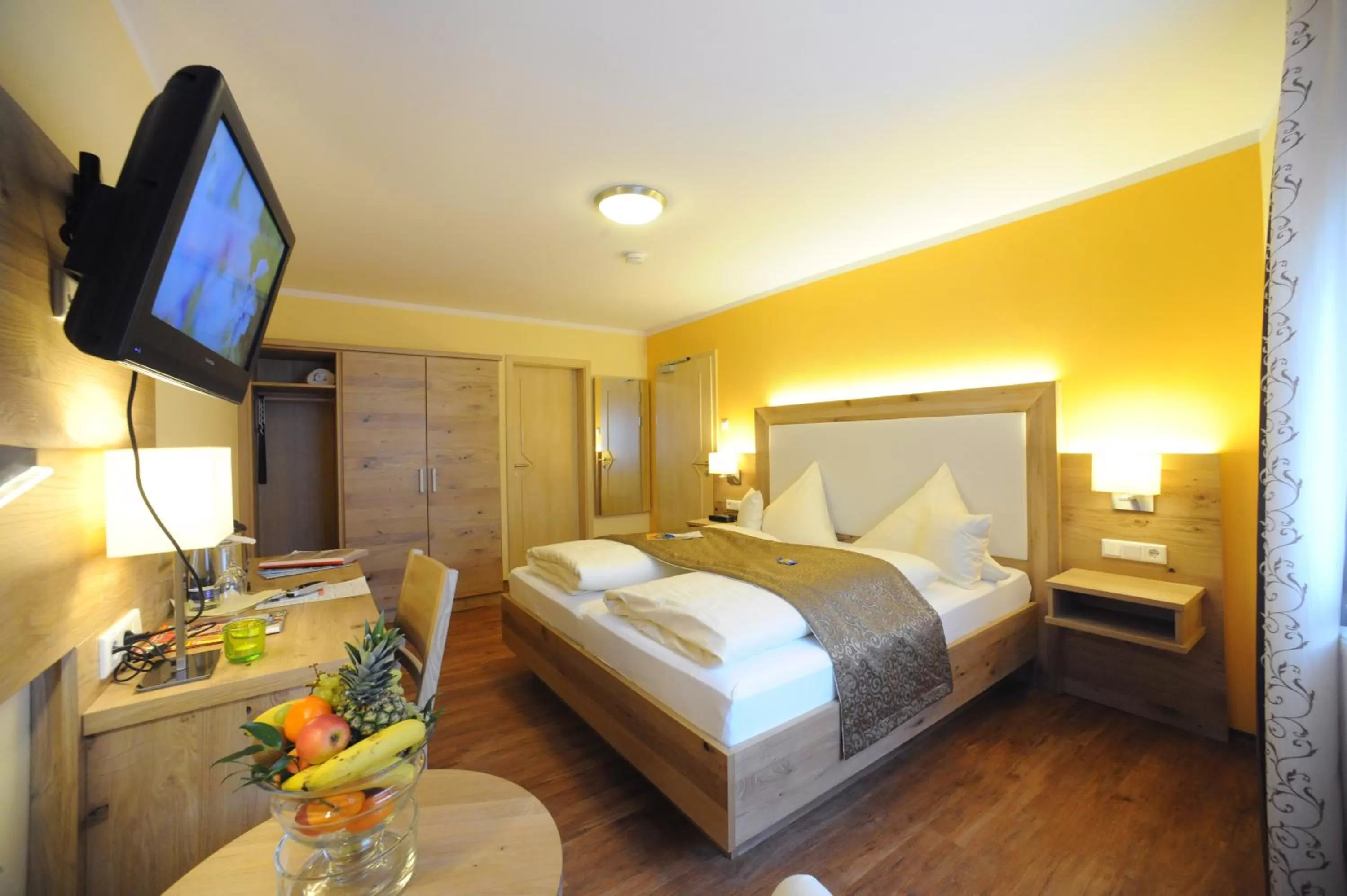 Photo of the whole room, Bed in Wander und Aktiv Hotel Rösslwirt