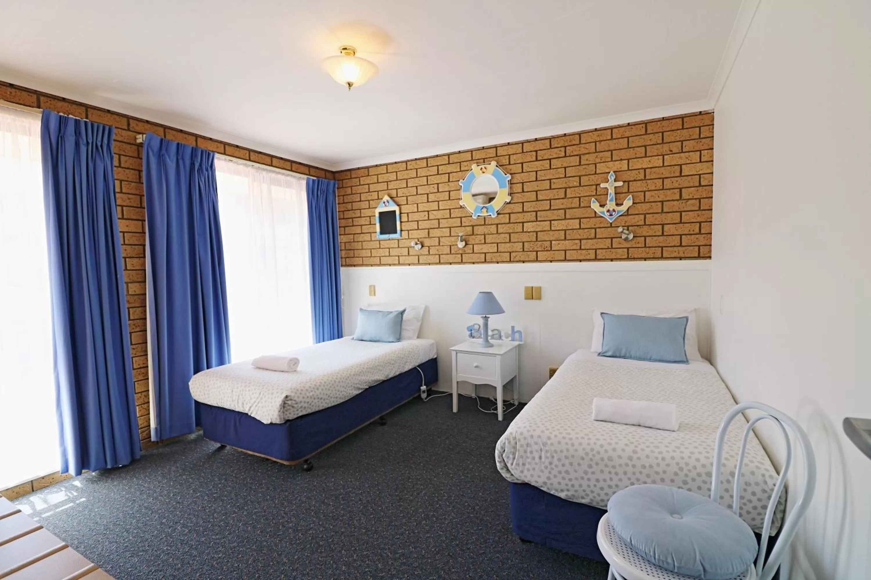 Bedroom, Bed in Aquarius Merimbula