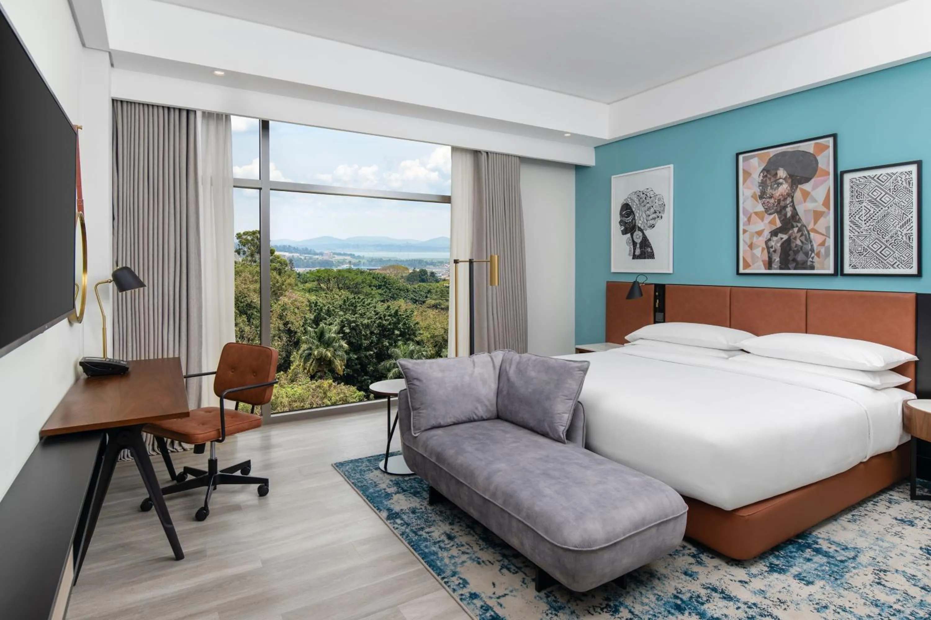 Photo of the whole room, Bed in Four Points by Sheraton Kampala