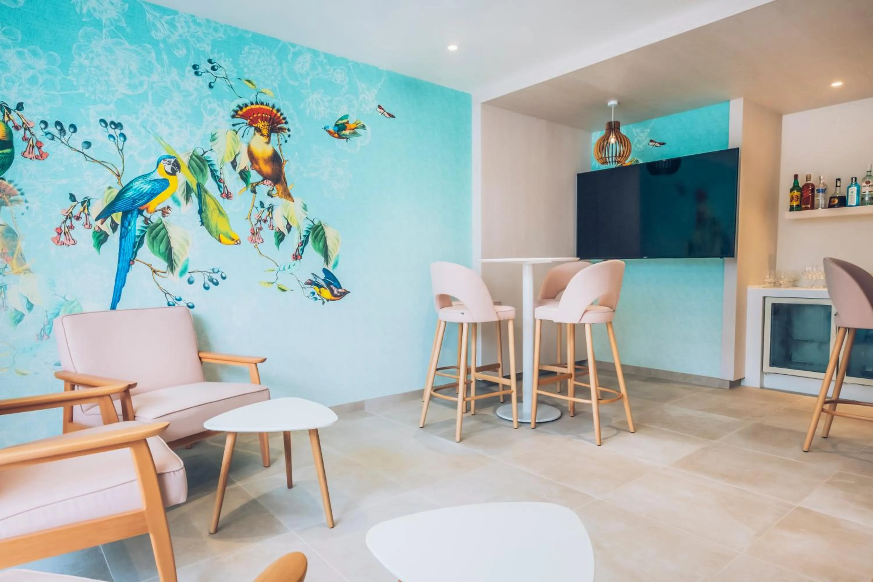 Lounge or bar in Iberostar Waves Alcudia Park