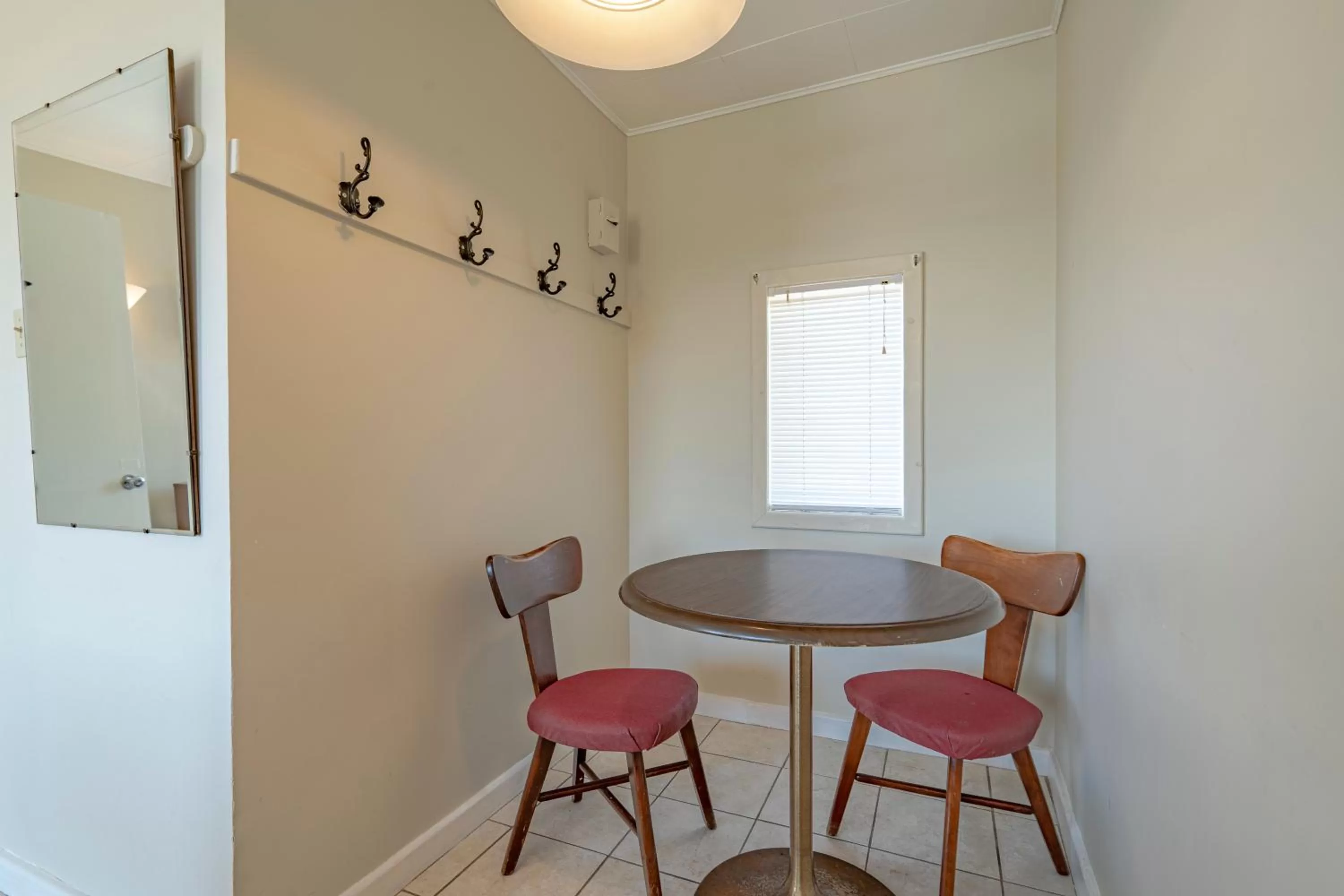 Seating area in Novastar Motel On The Lake