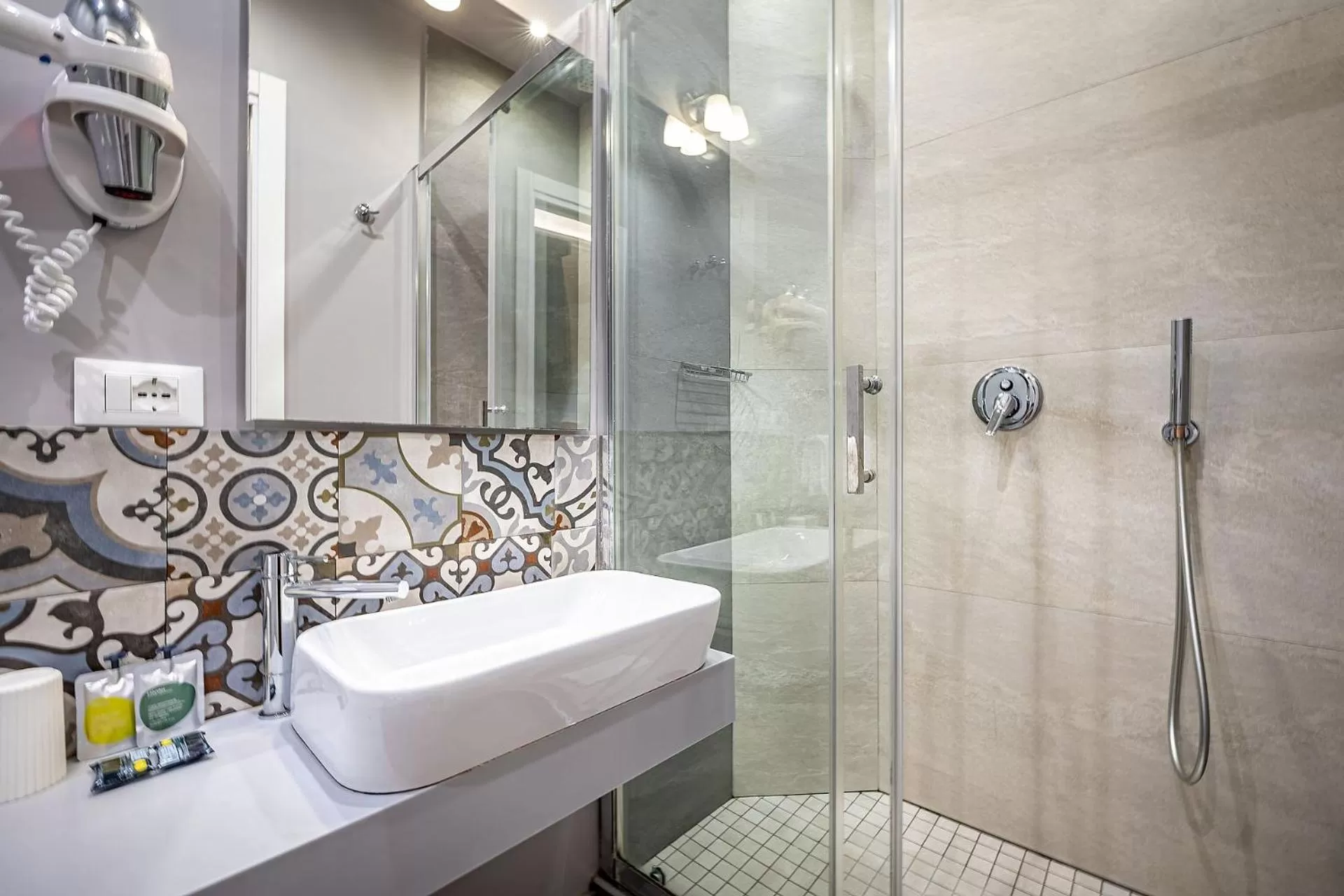 Bathroom in Martelli 6 Suite & Apartments