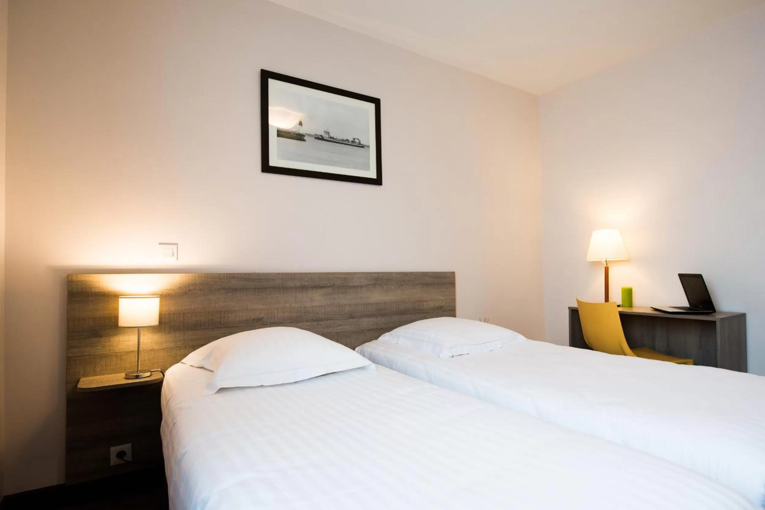 Bed in Comfort Aparthotel Saint-Nazaire Les Portes de l Ocean