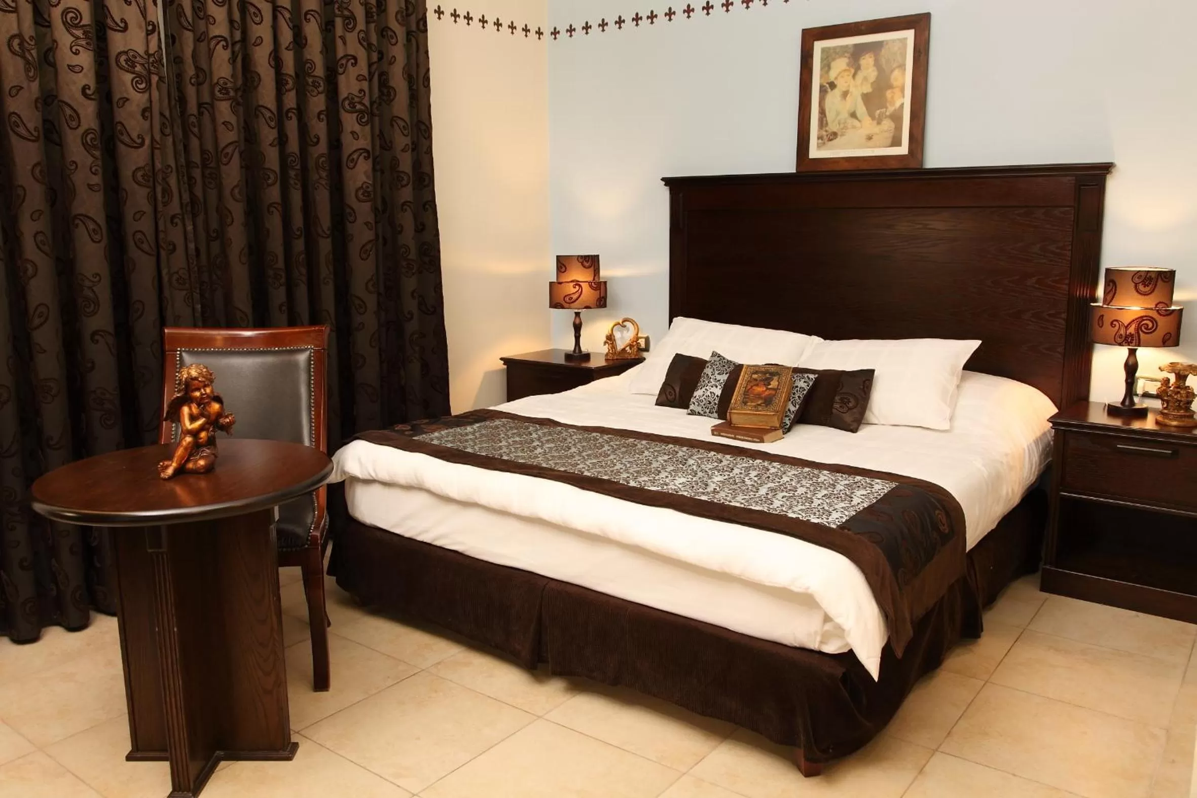 Bedroom, Bed in Hisham Hotel