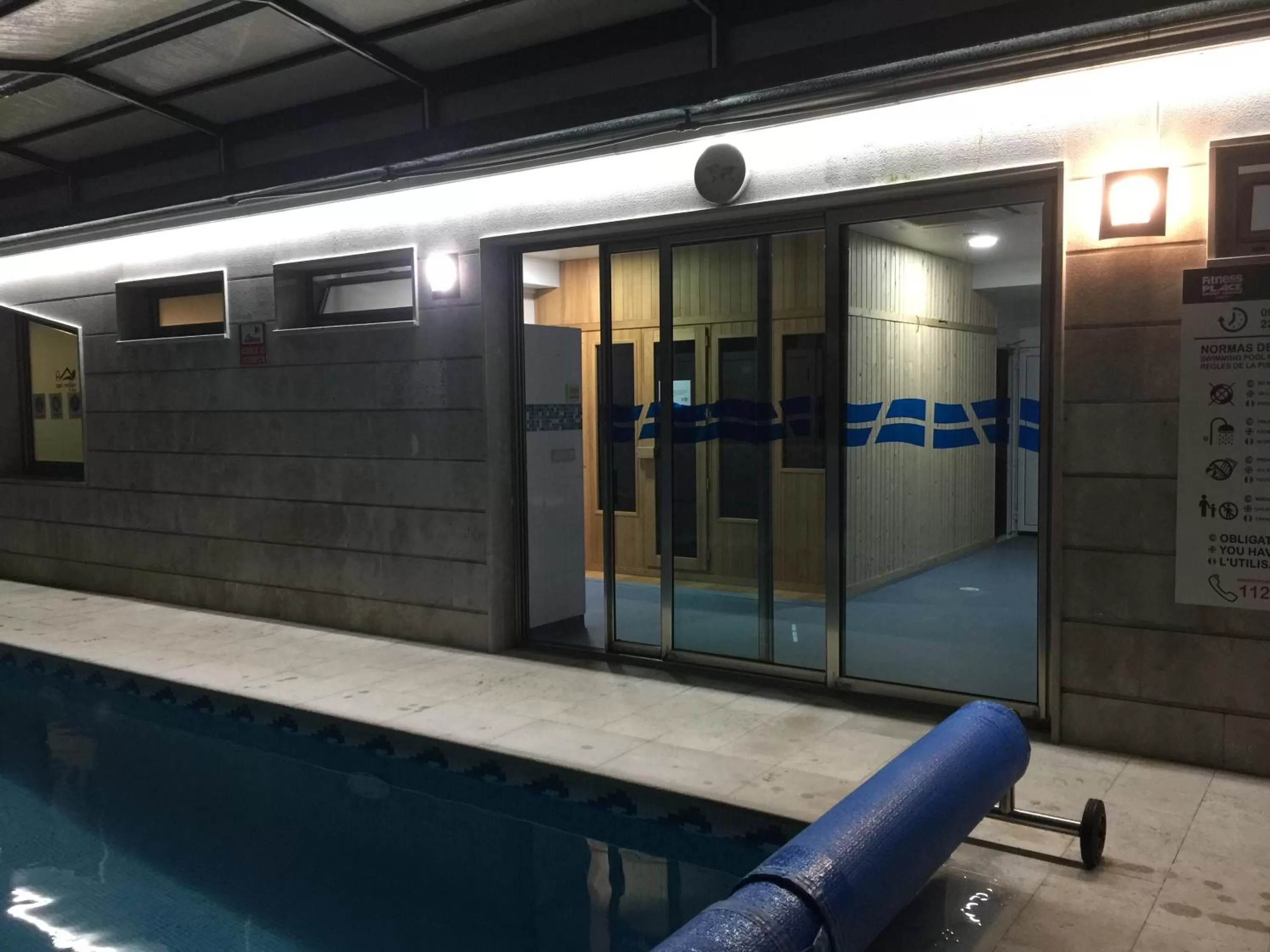 Swimming pool in Hotel San Millán