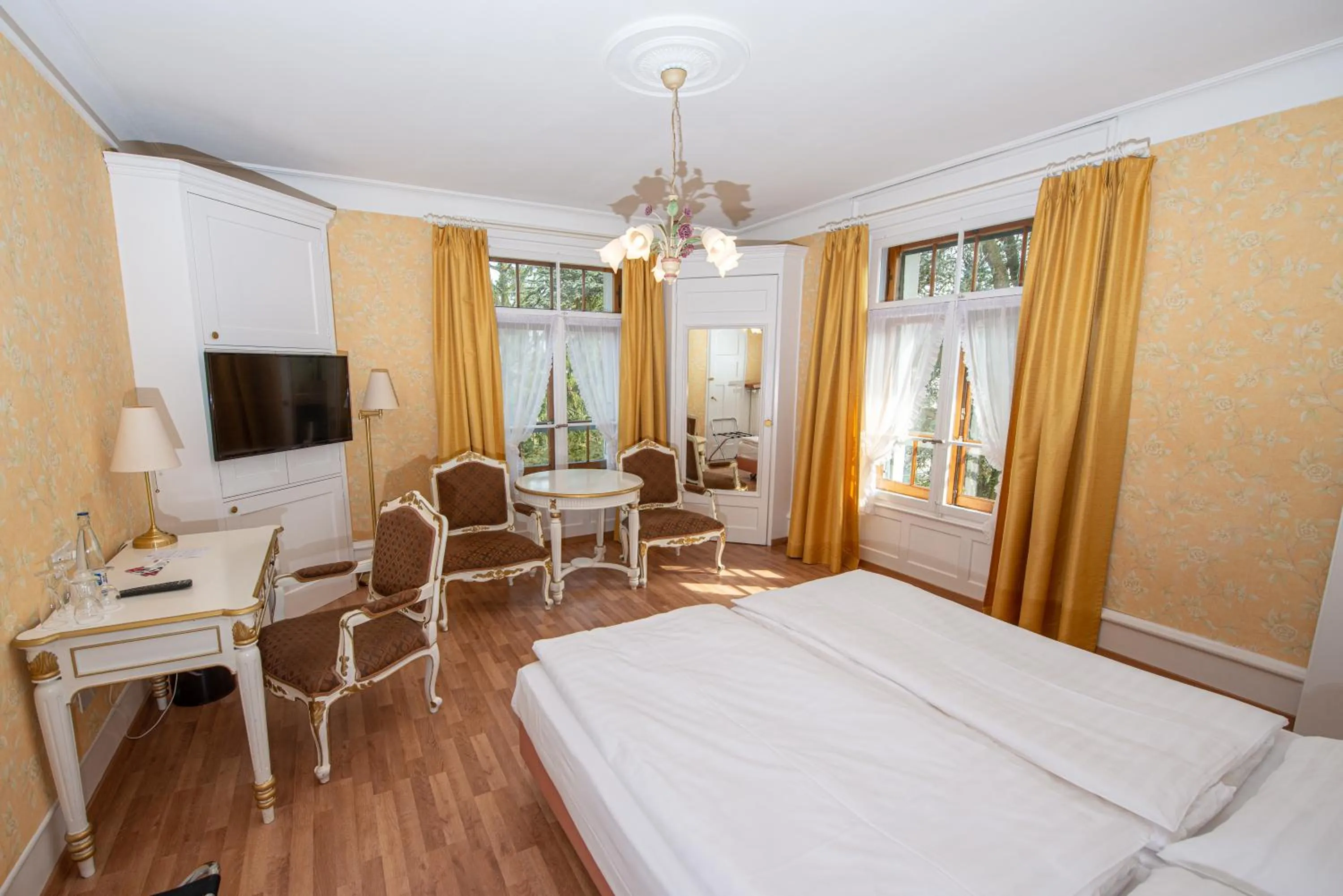 Photo of the whole room, Bed in Hôtel la Prairie