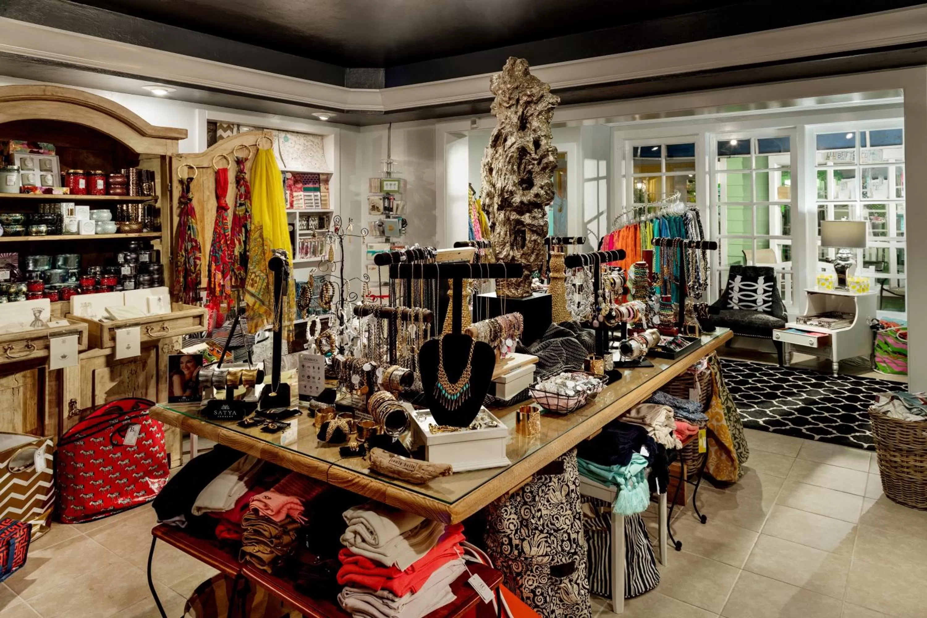 On-site shops in Olde Marco Island Inn and Suites