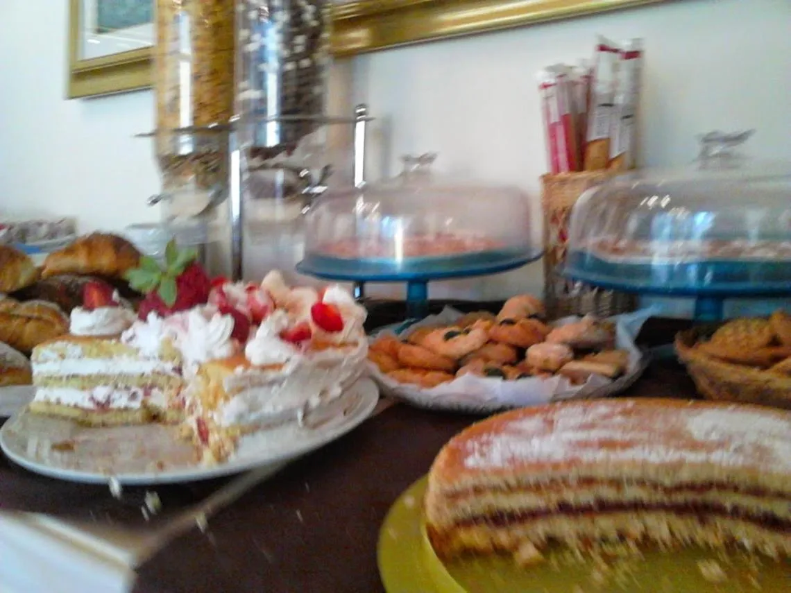 Food in Green Park Hotel