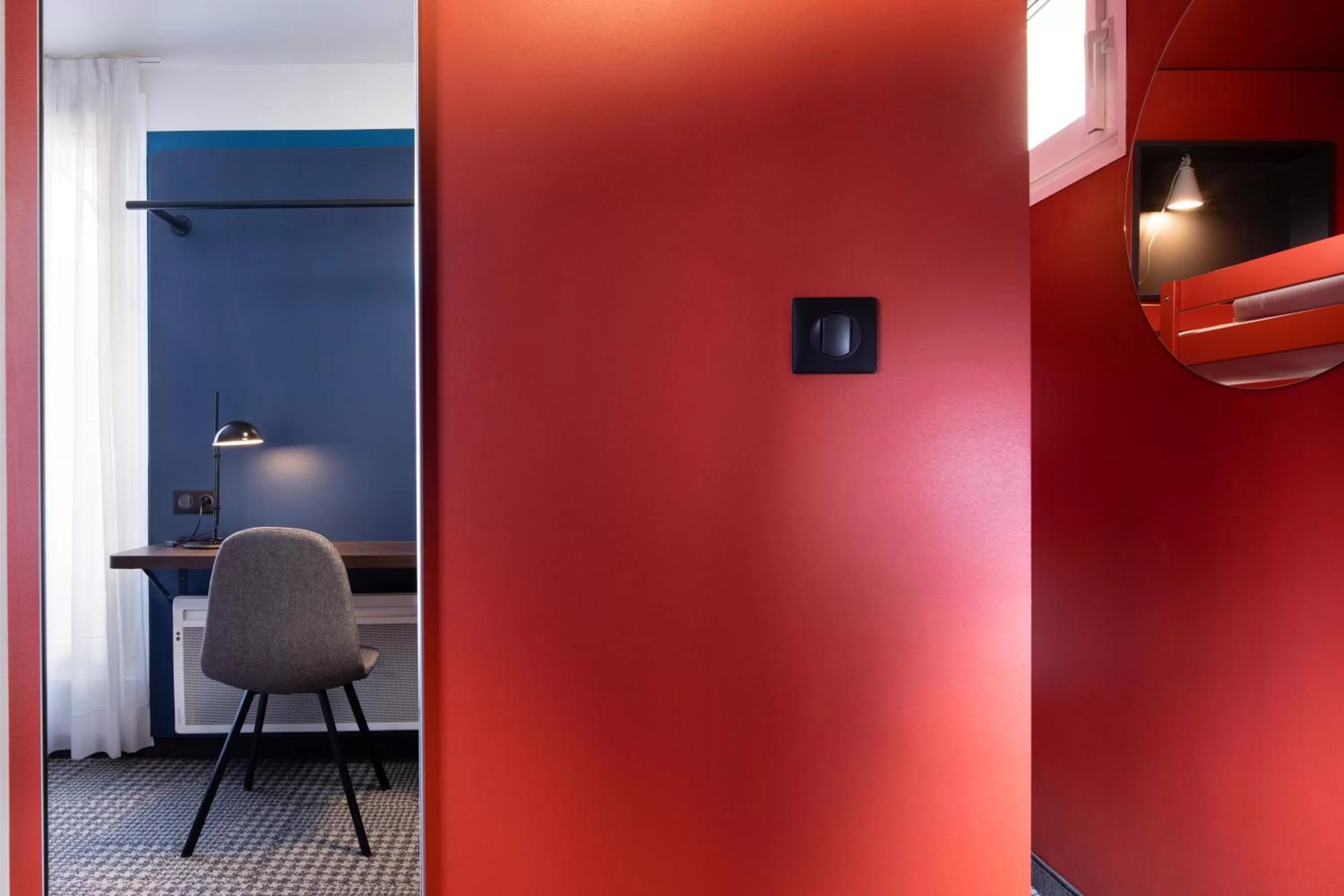 Photo of the whole room in Hotel Le Bugatti