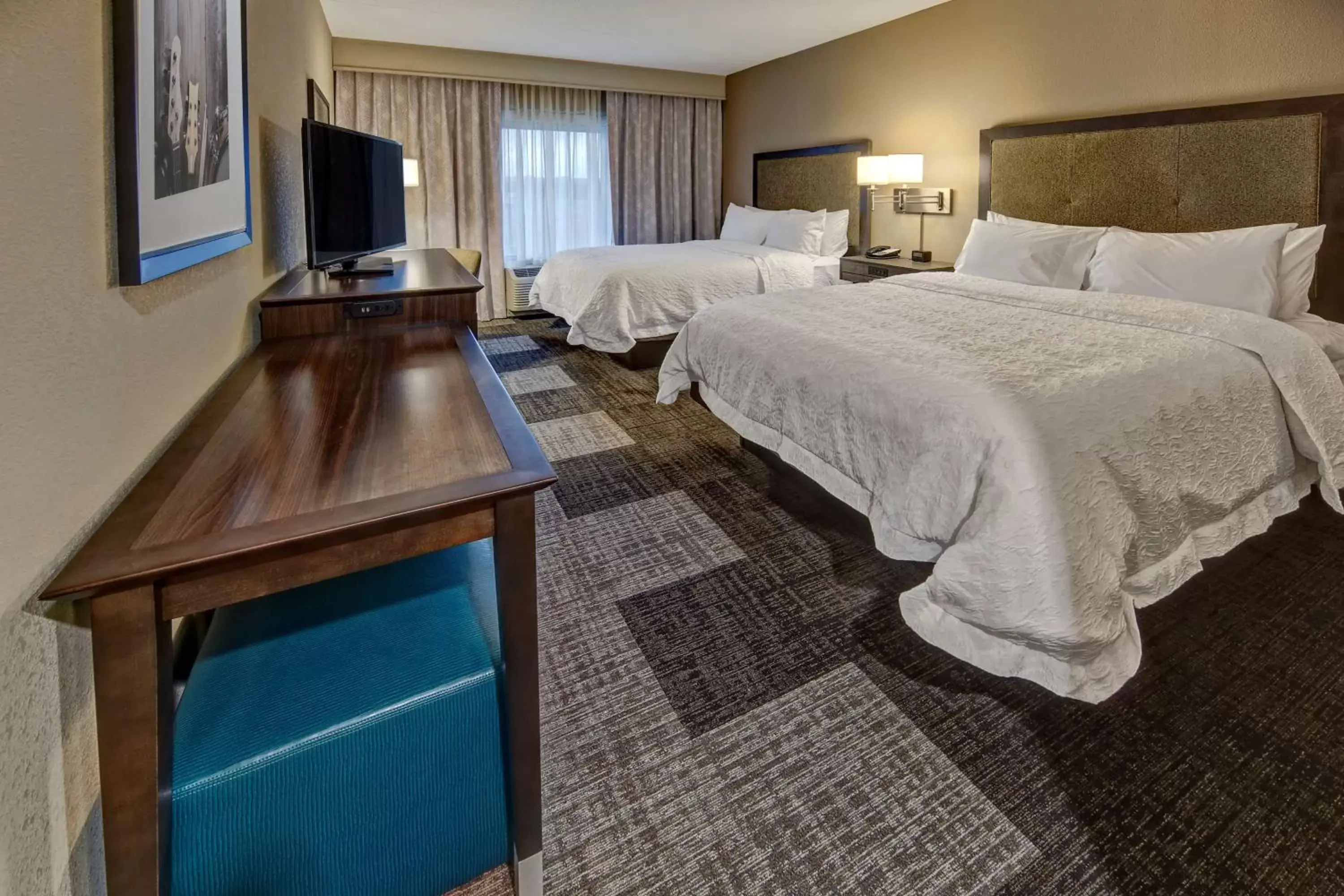 Queen Room with Two Queen Beds - Non-Smoking in Hampton Inn & Suites By Hilton Nashville Hendersonville Tn Queen Room with Two Queen Beds - Non-Smoking in Hampton Inn & Suites By Hilton Nashville Hendersonville Tn