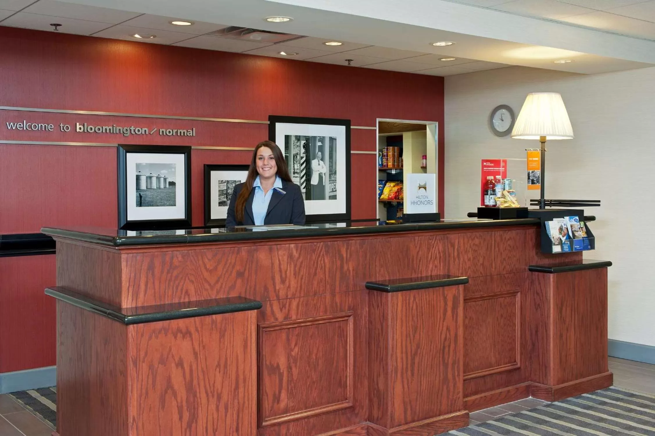 Lobby or reception in Hampton Inn & Suites Bloomington-Normal