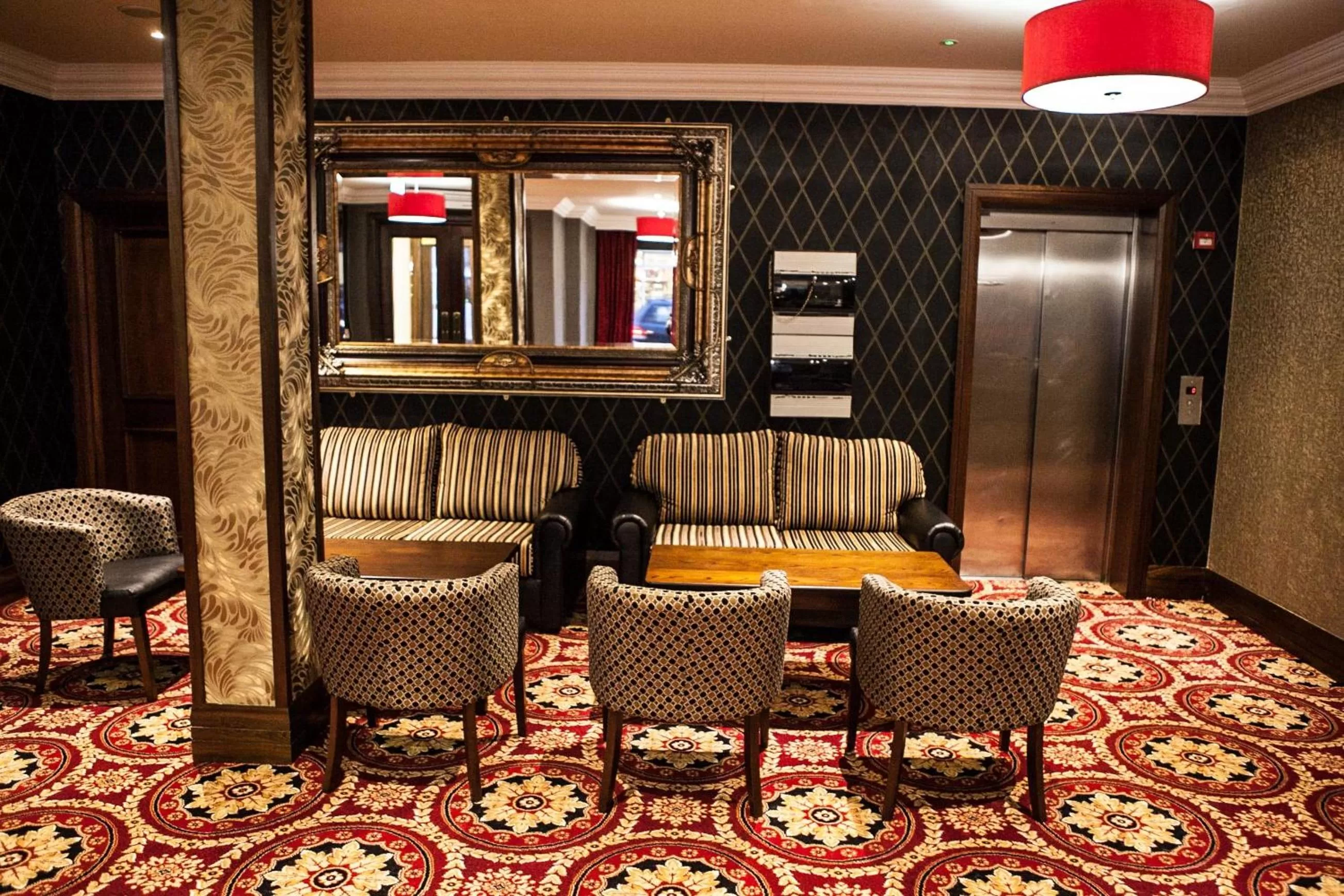 Lobby or reception in Dillon’s Hotel