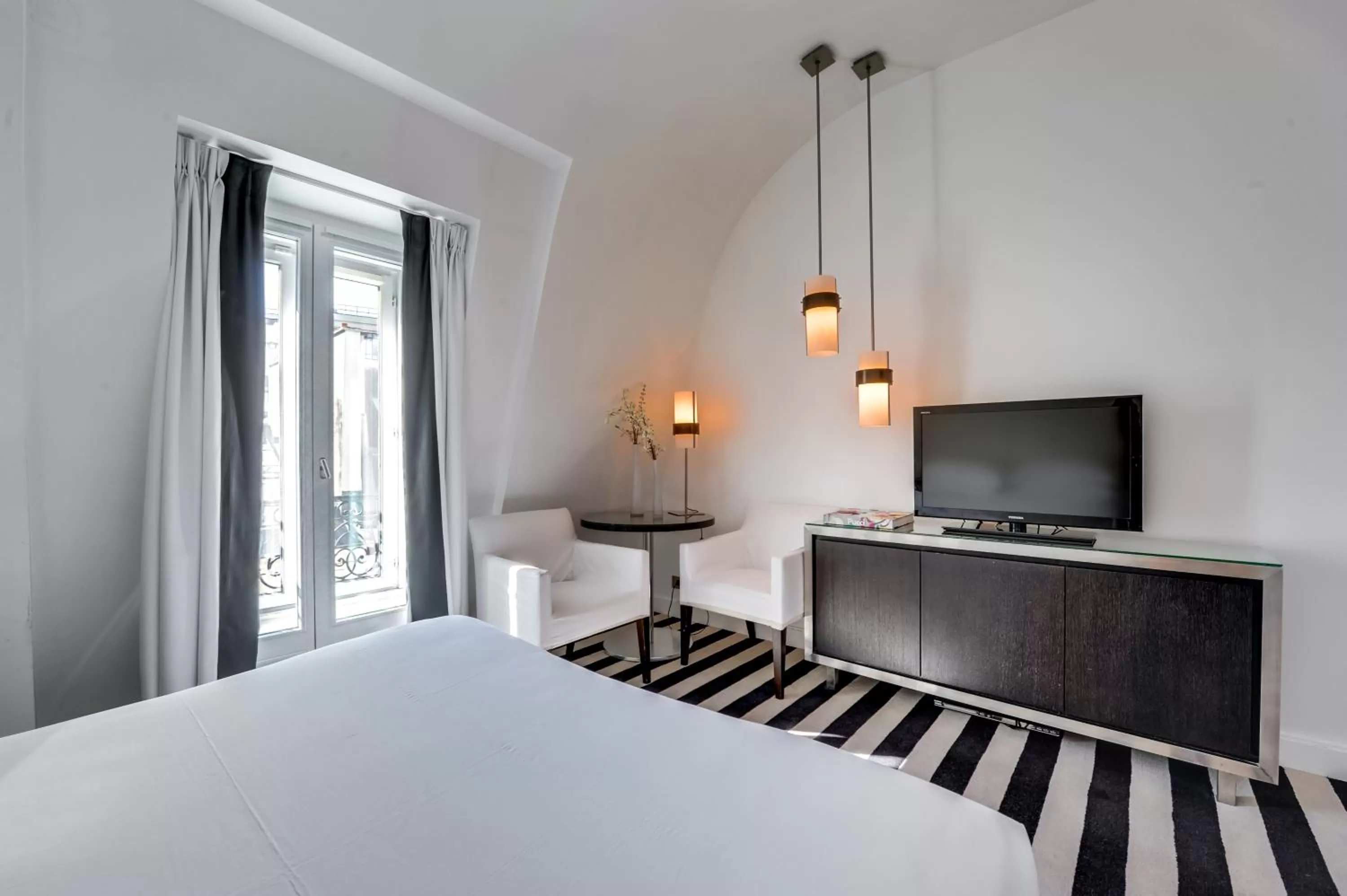 Bedroom, Bed in Le A