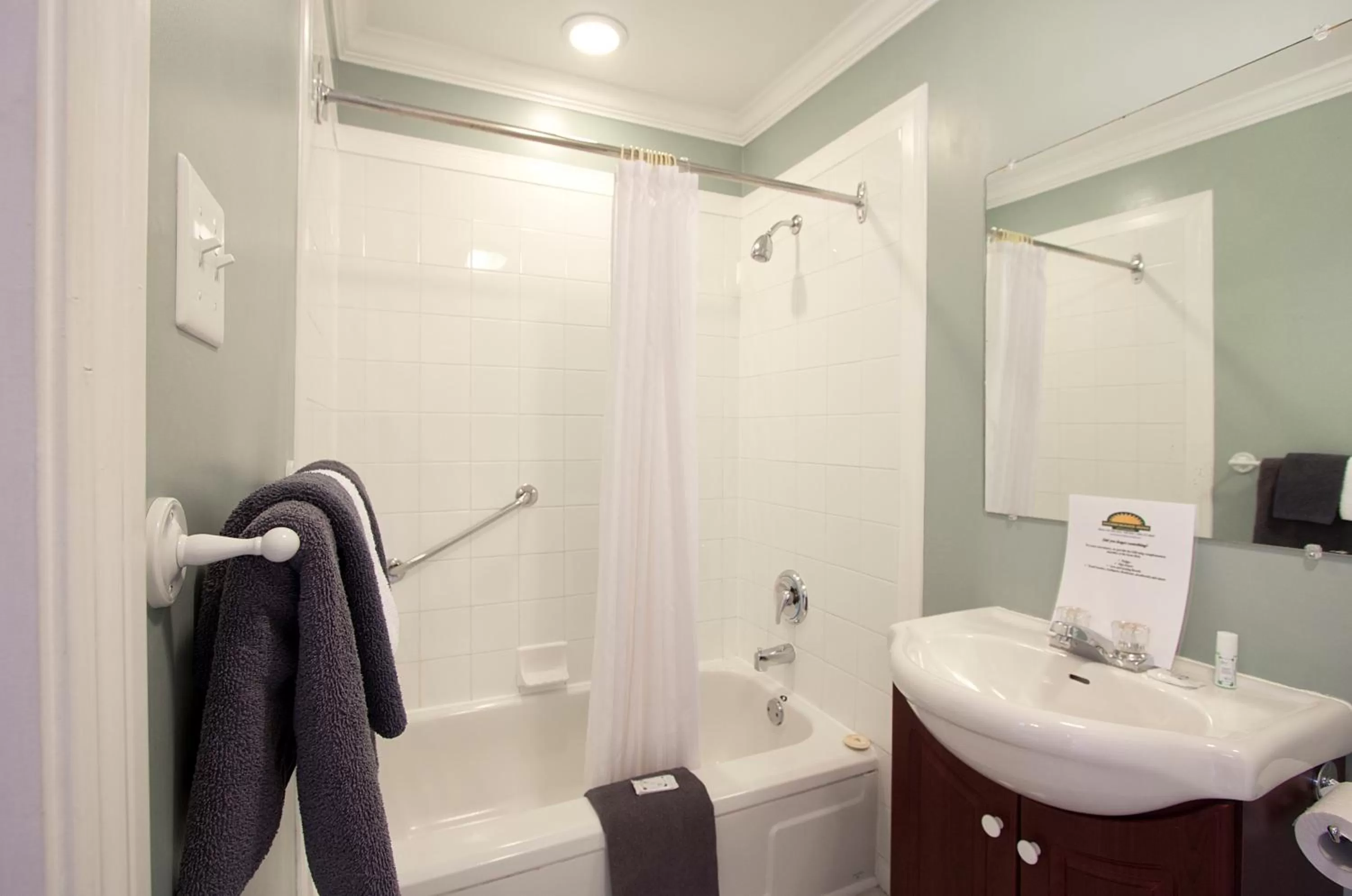 Bathroom in Homeward Inns of Canada