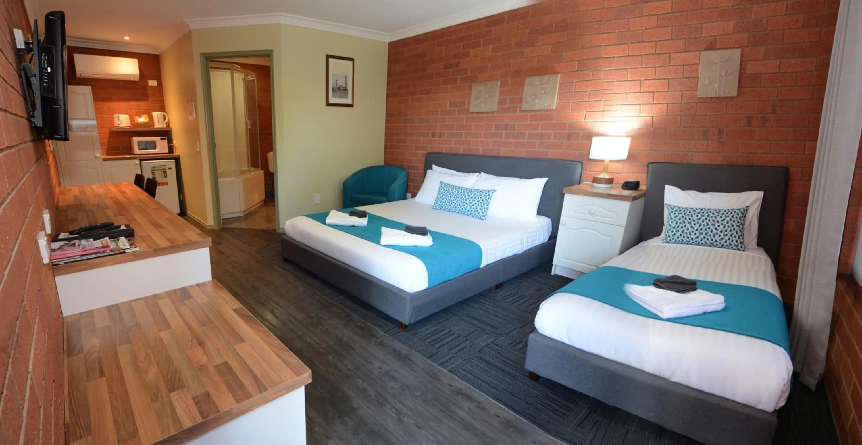 Bed in Bendigo Goldfields Motor Inn