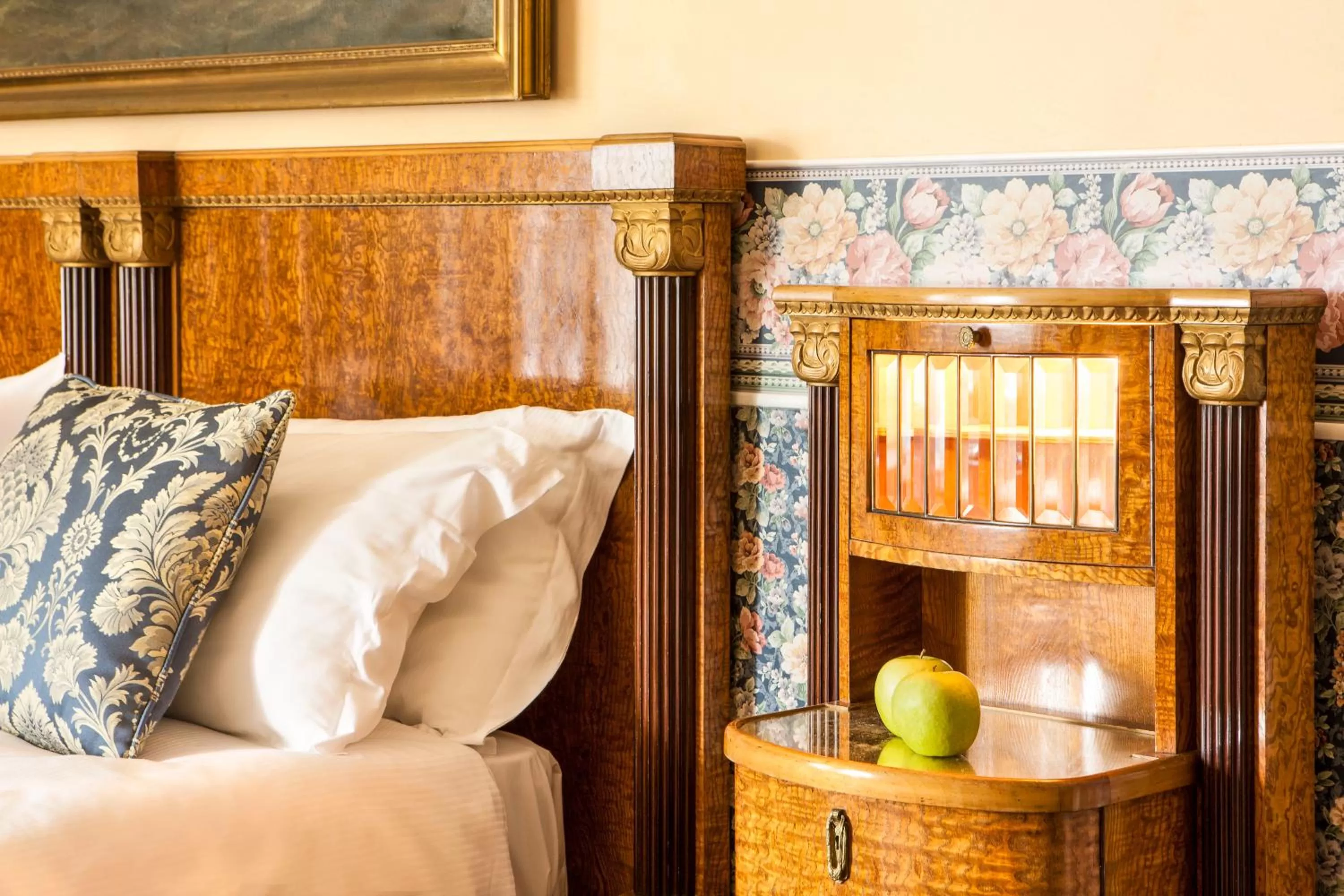 Decorative detail, Bed in Castello Di Spessa - Residenze d'epoca