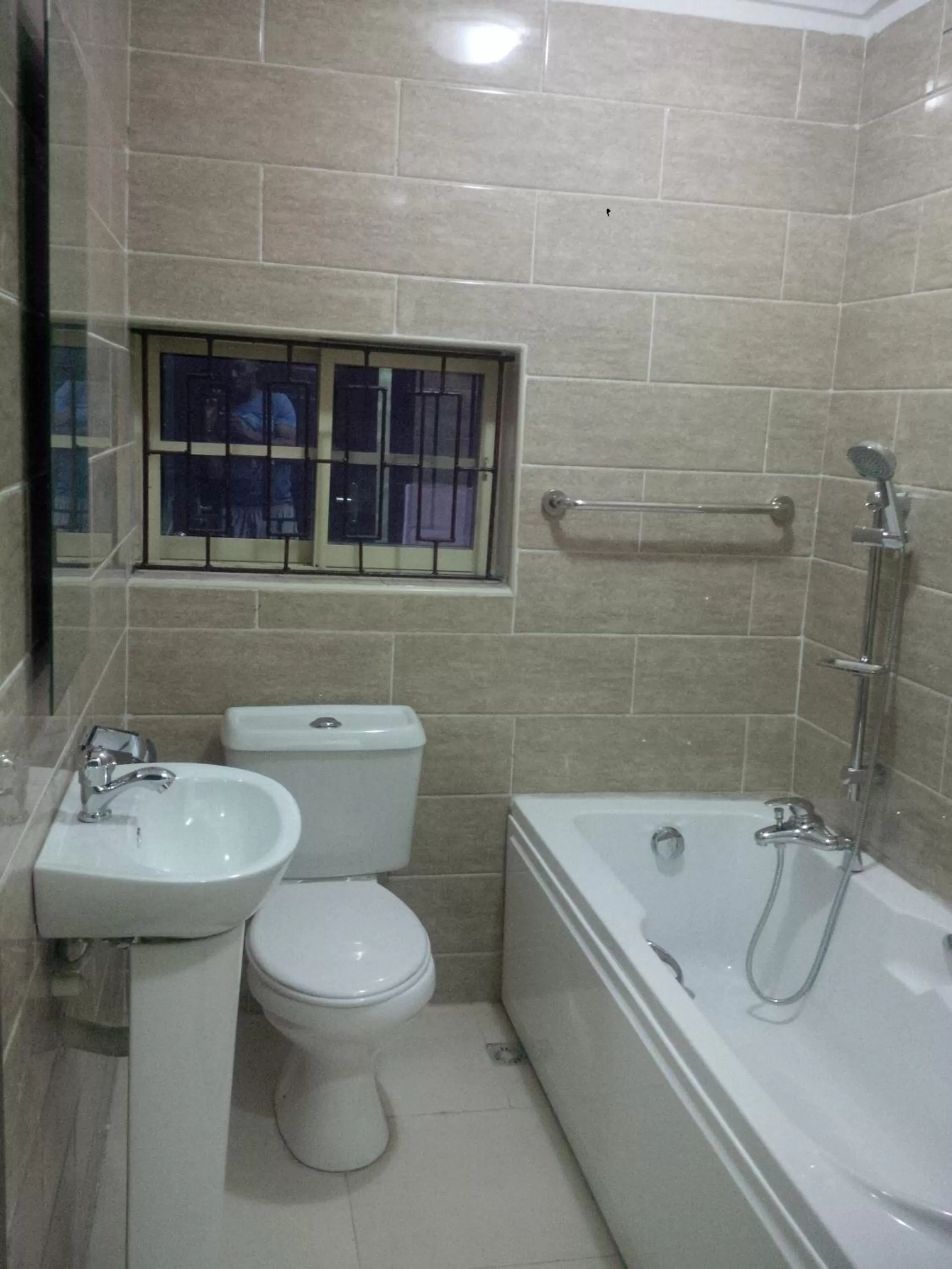 Shower in Haute Aparthotel