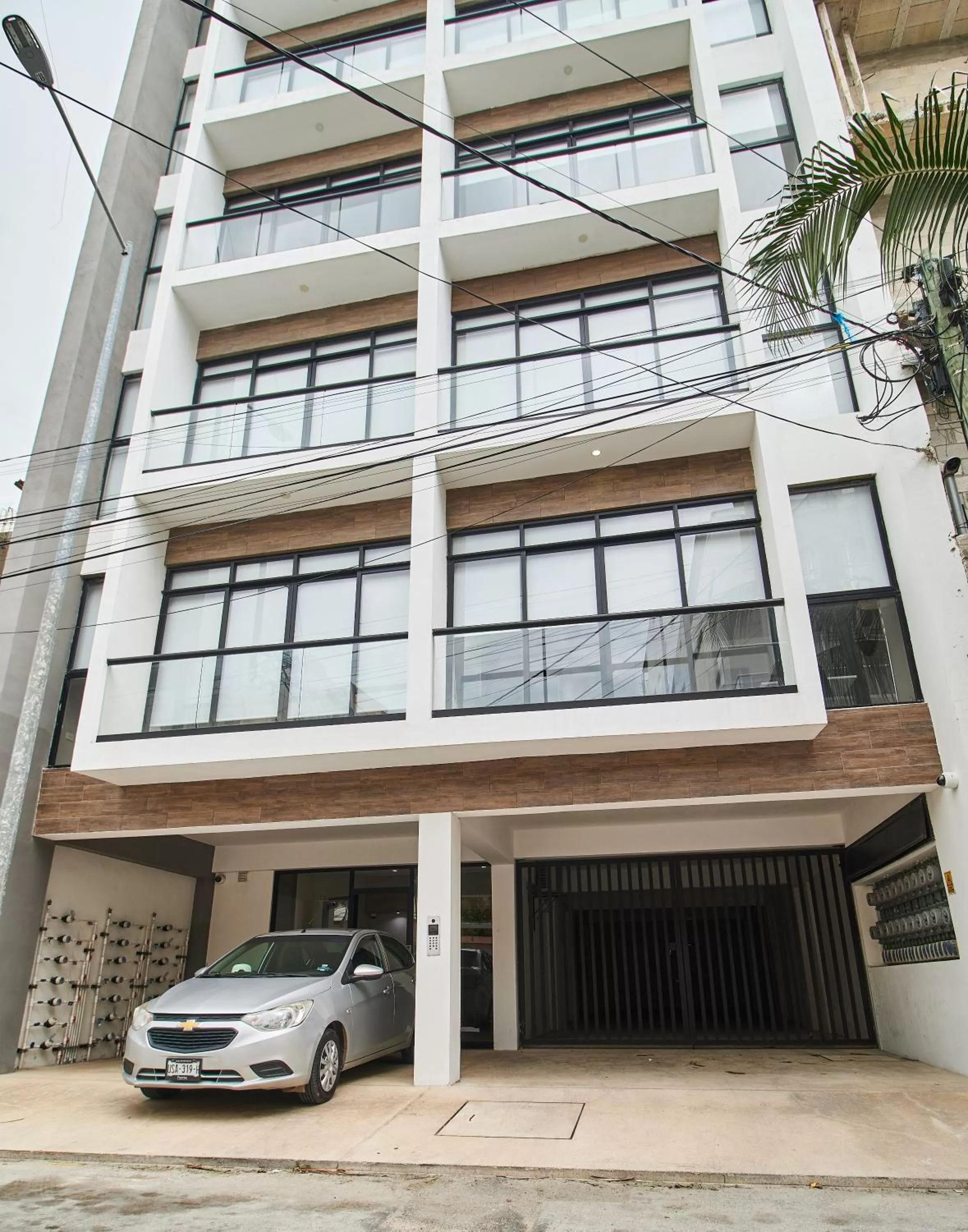 Property Building in Torre 42 Playa del Carmen by Lockey