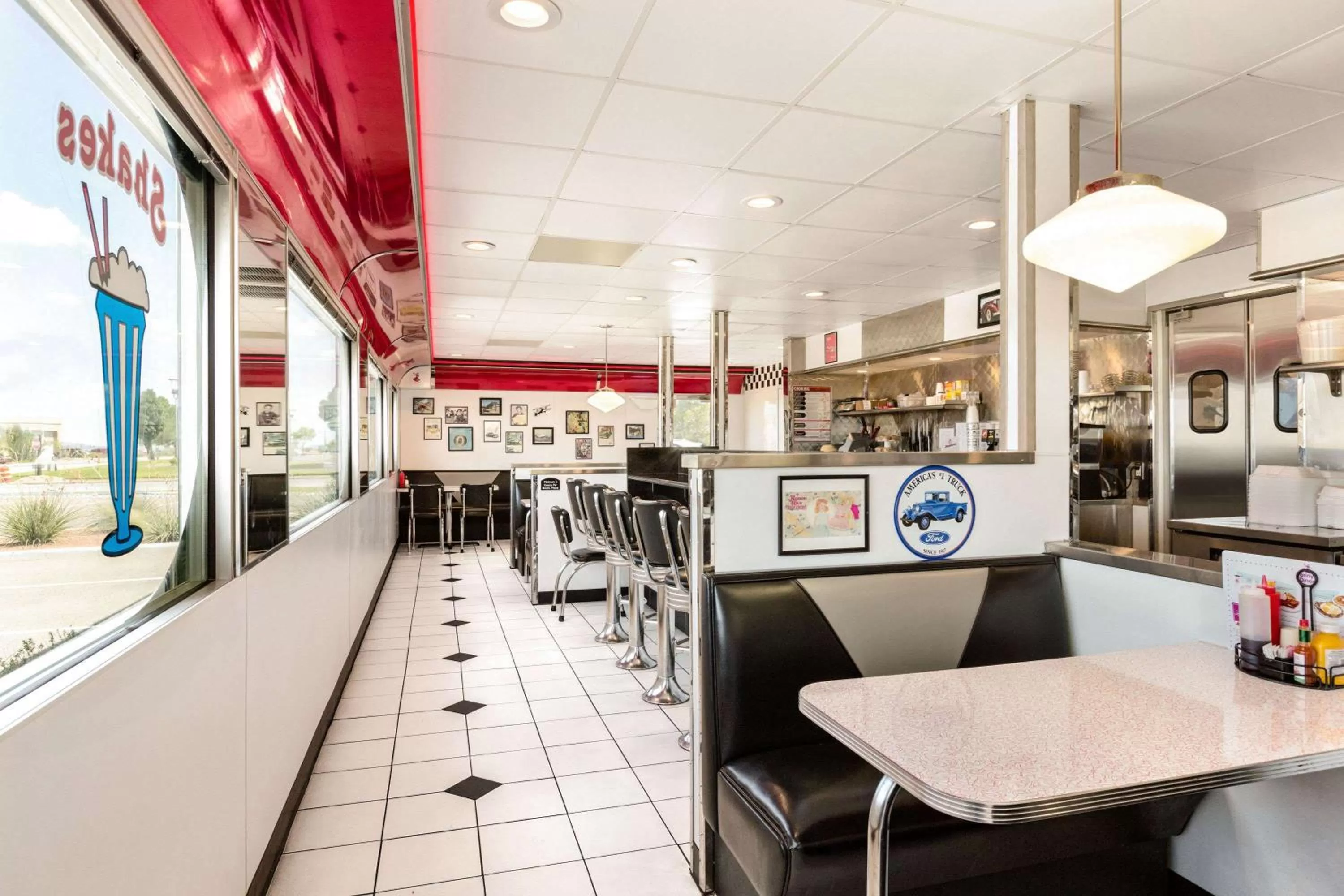 Restaurant/places to eat in Travelodge by Wyndham Santa Teresa