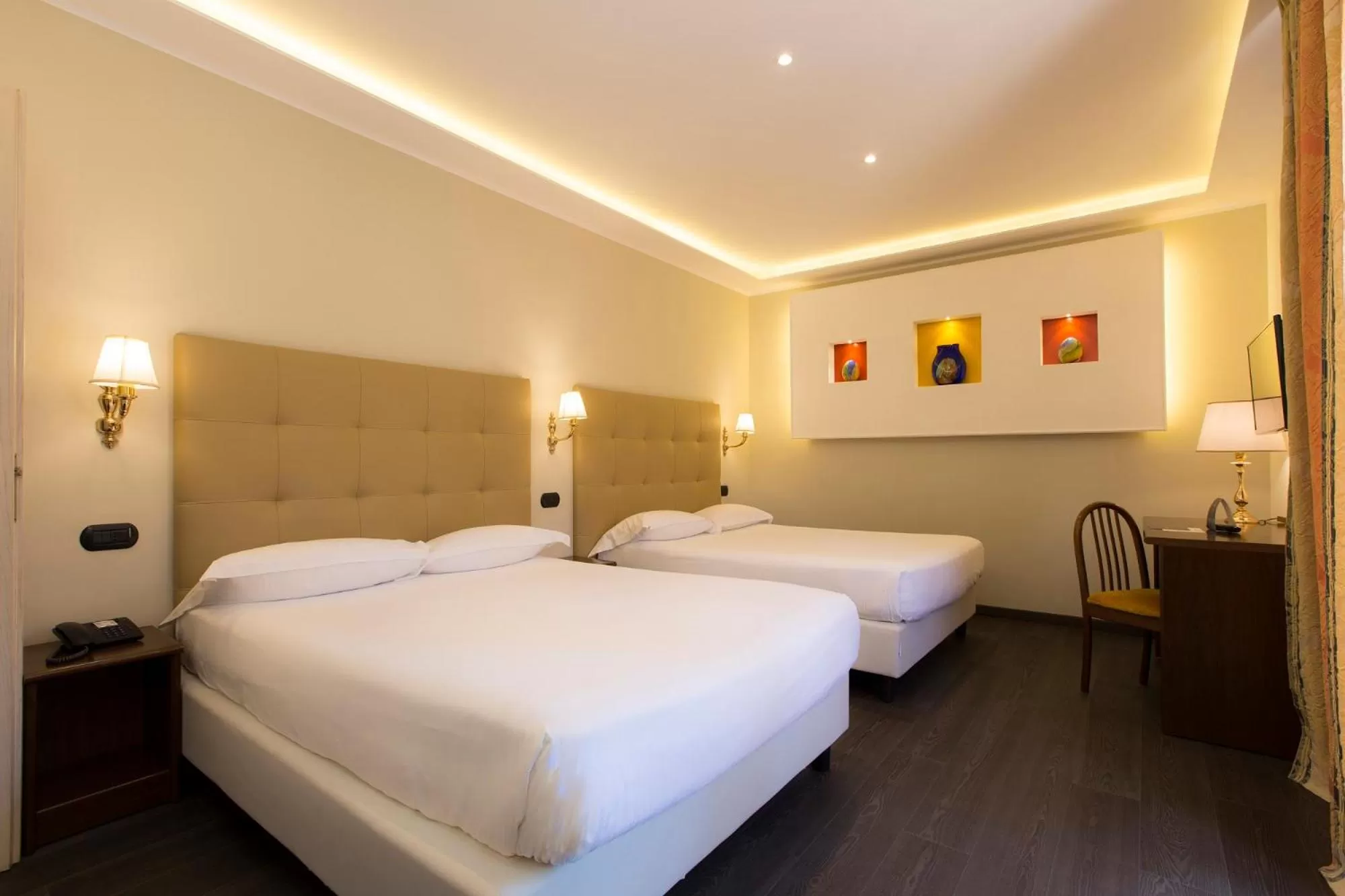 Bedroom, Bed in Hotel Central Wellness