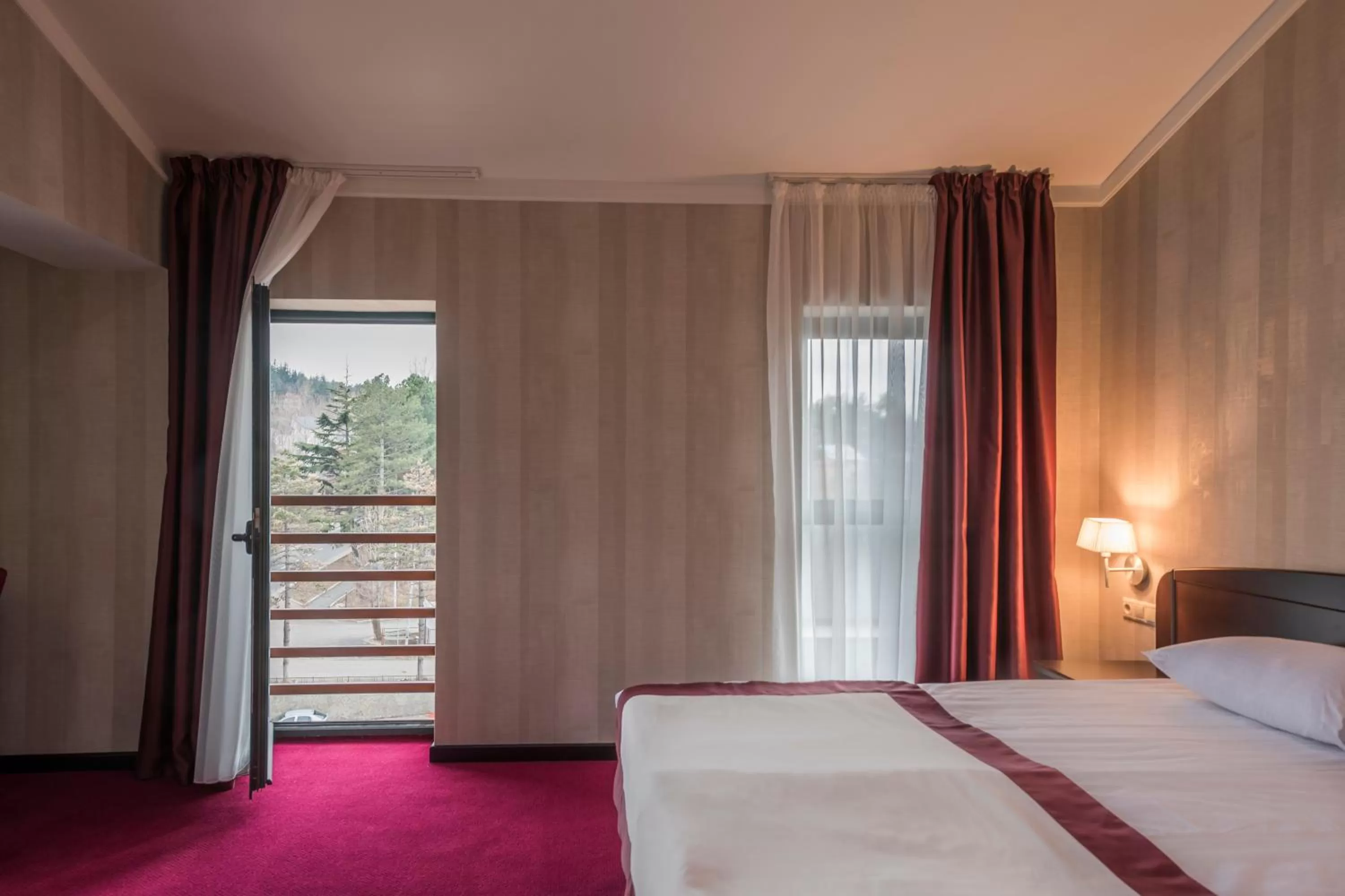 Bed in Kopala Tskneti Hotel