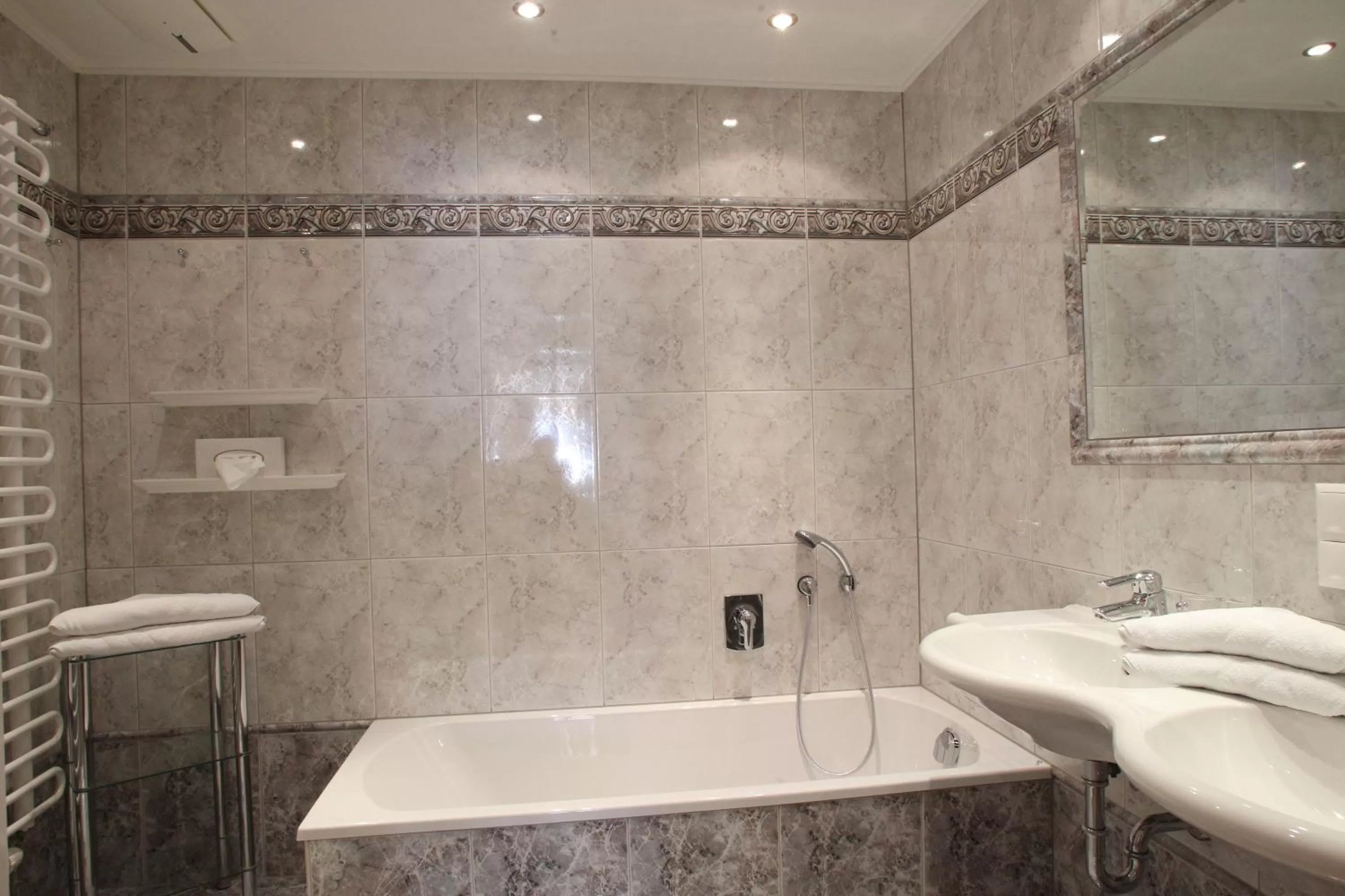 Bathroom in Hotel Neuwirt