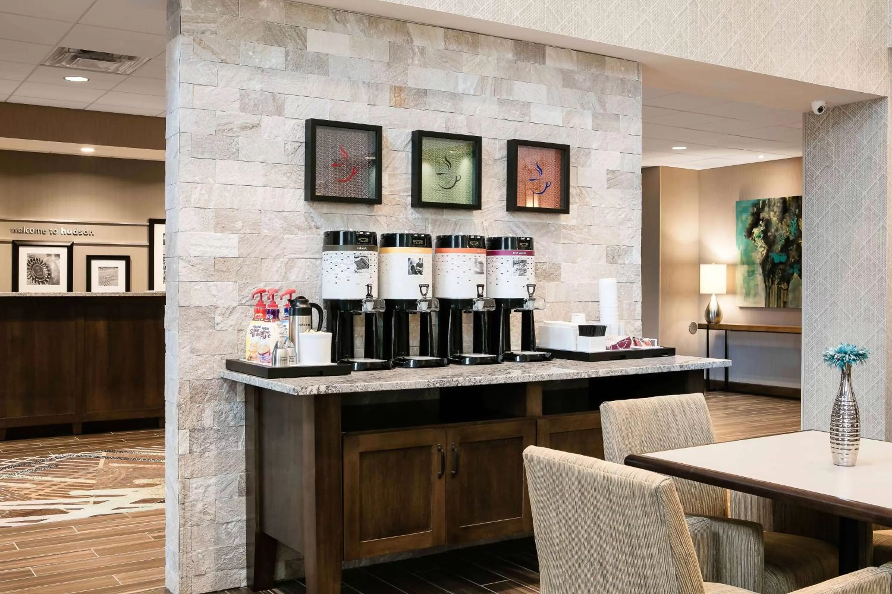Lobby or reception in Hampton Inn & Suites-Hudson Wisconsin