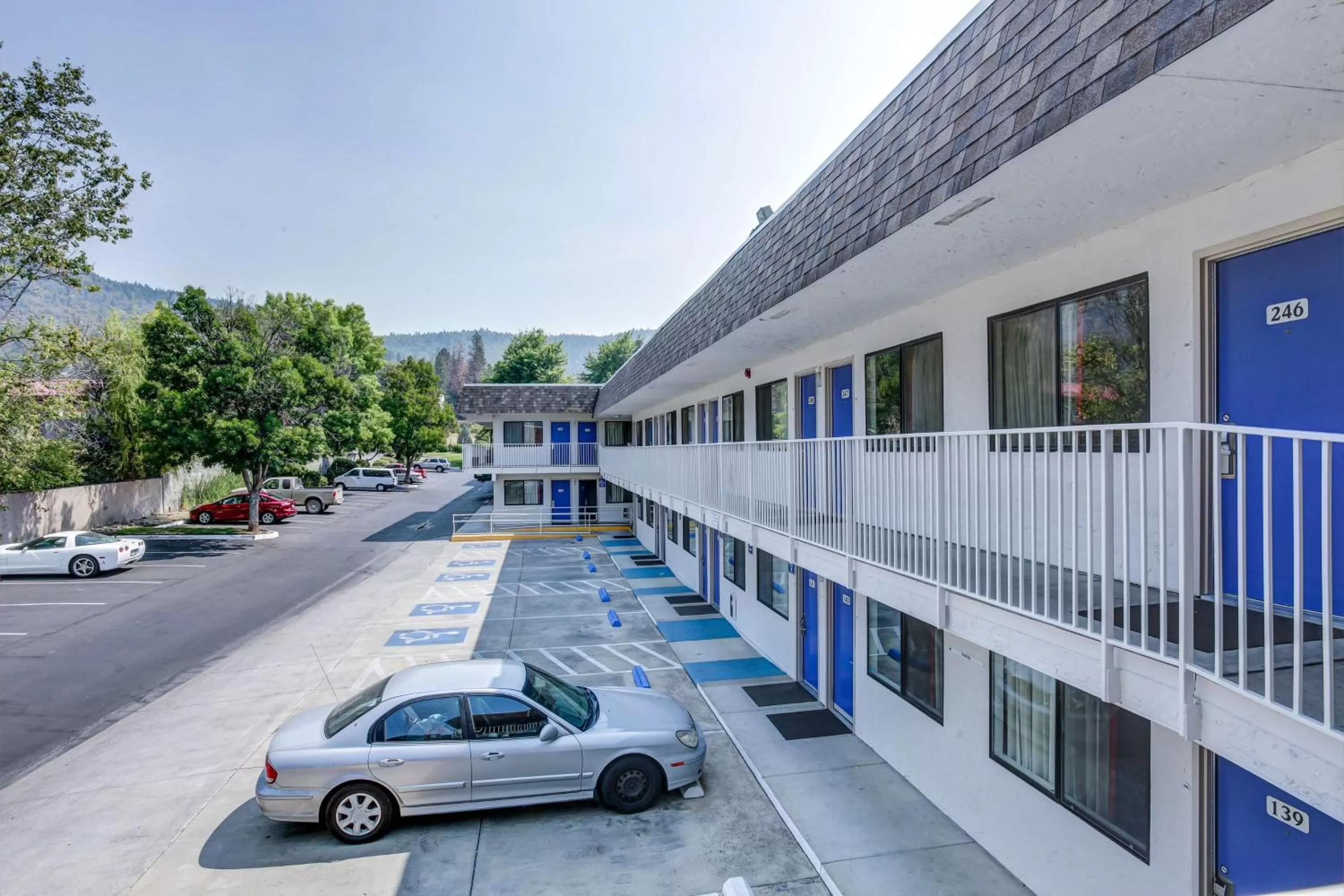 Property building in Motel 6-Grants Pass, OR