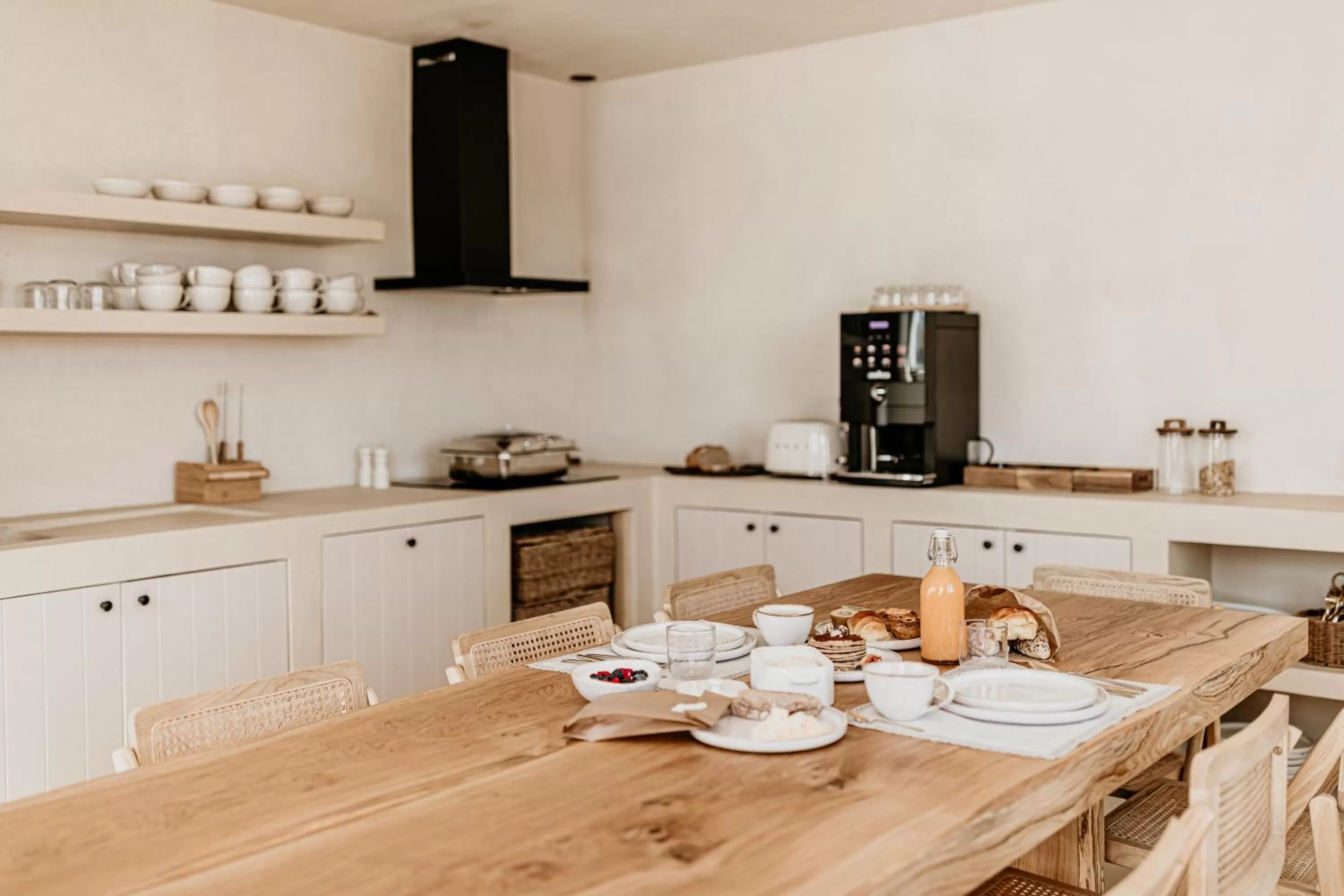 Dining Area in Casa dos Mercados
