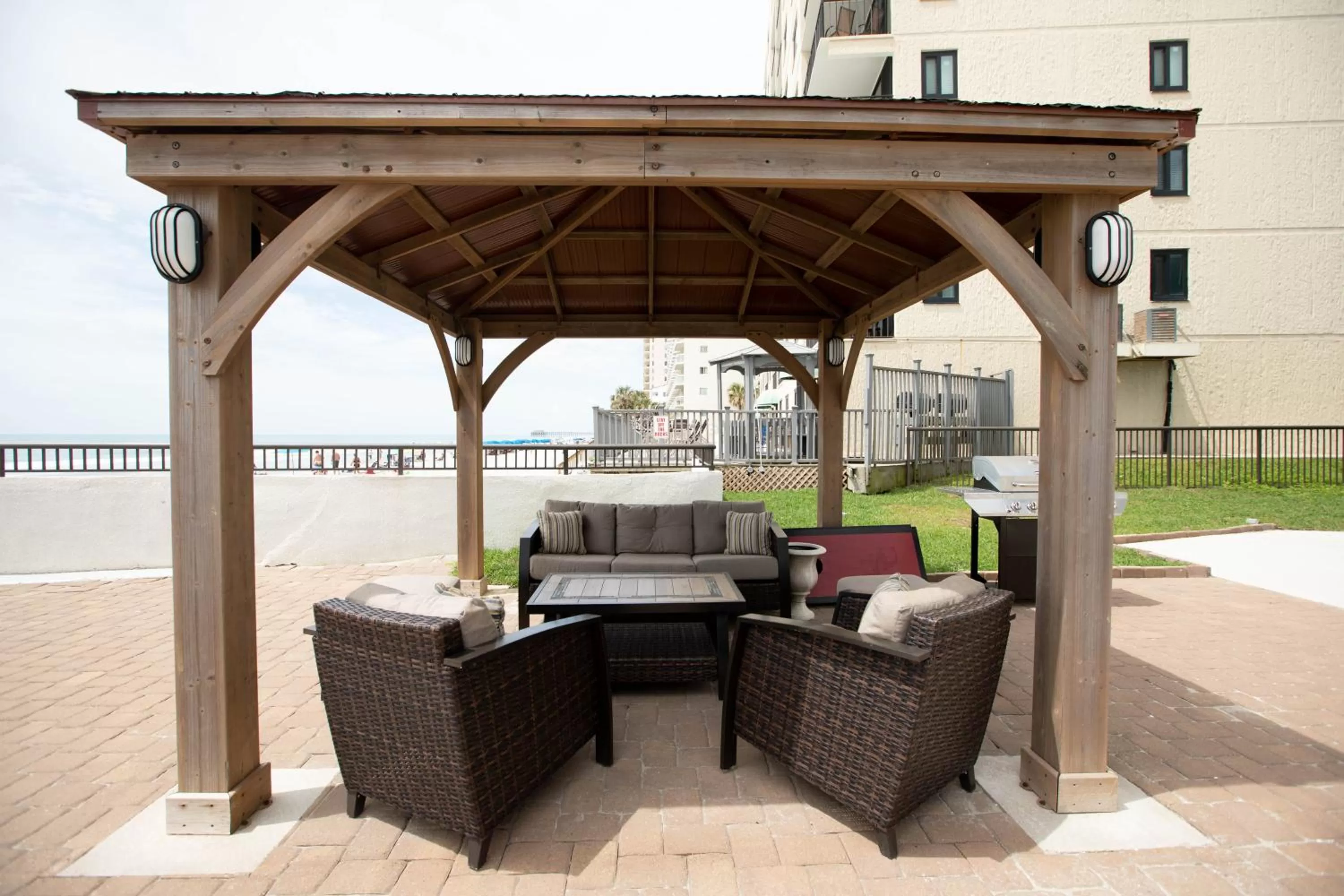 BBQ facilities in Garden City Inn