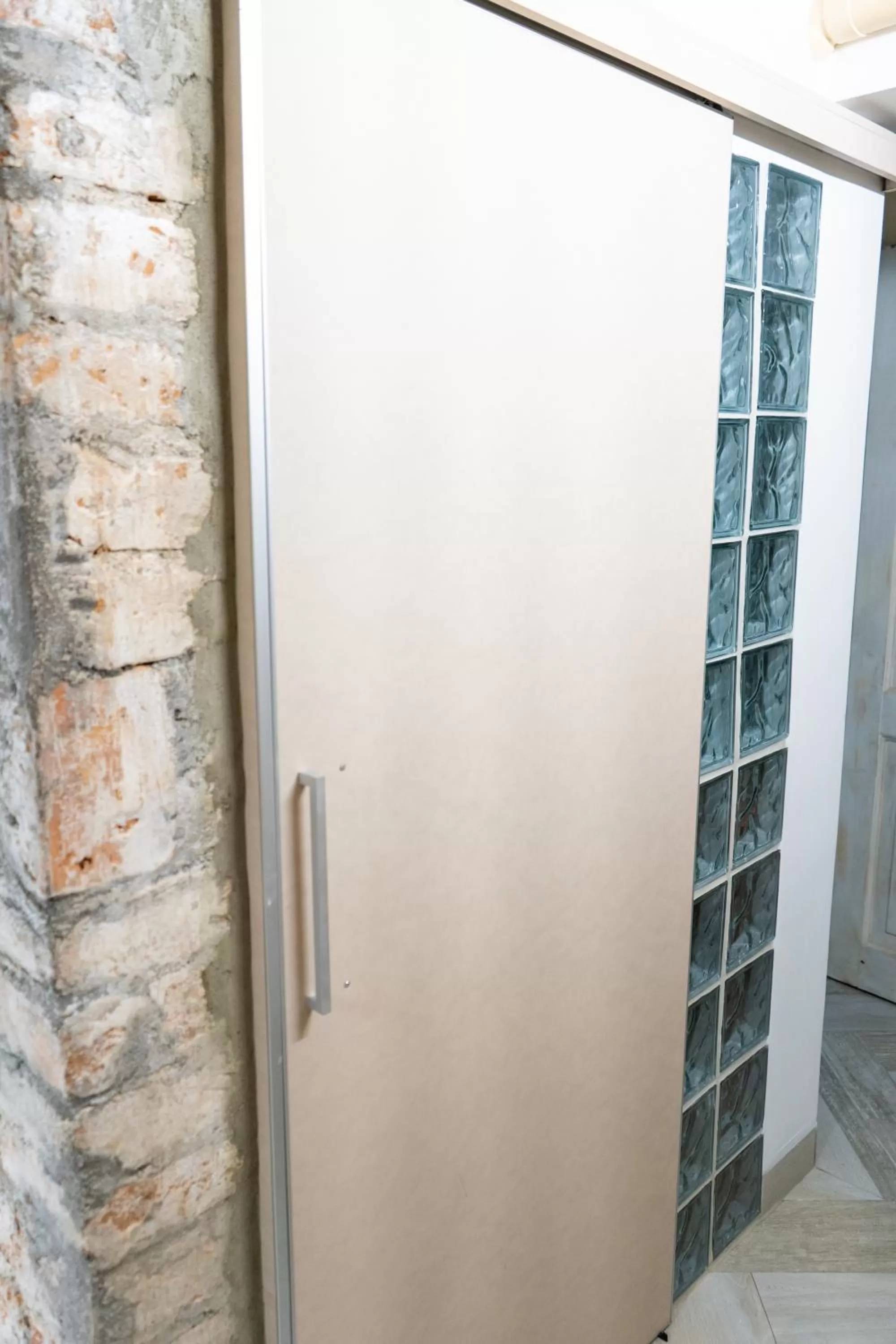 Toilet in Zentrico Boutique