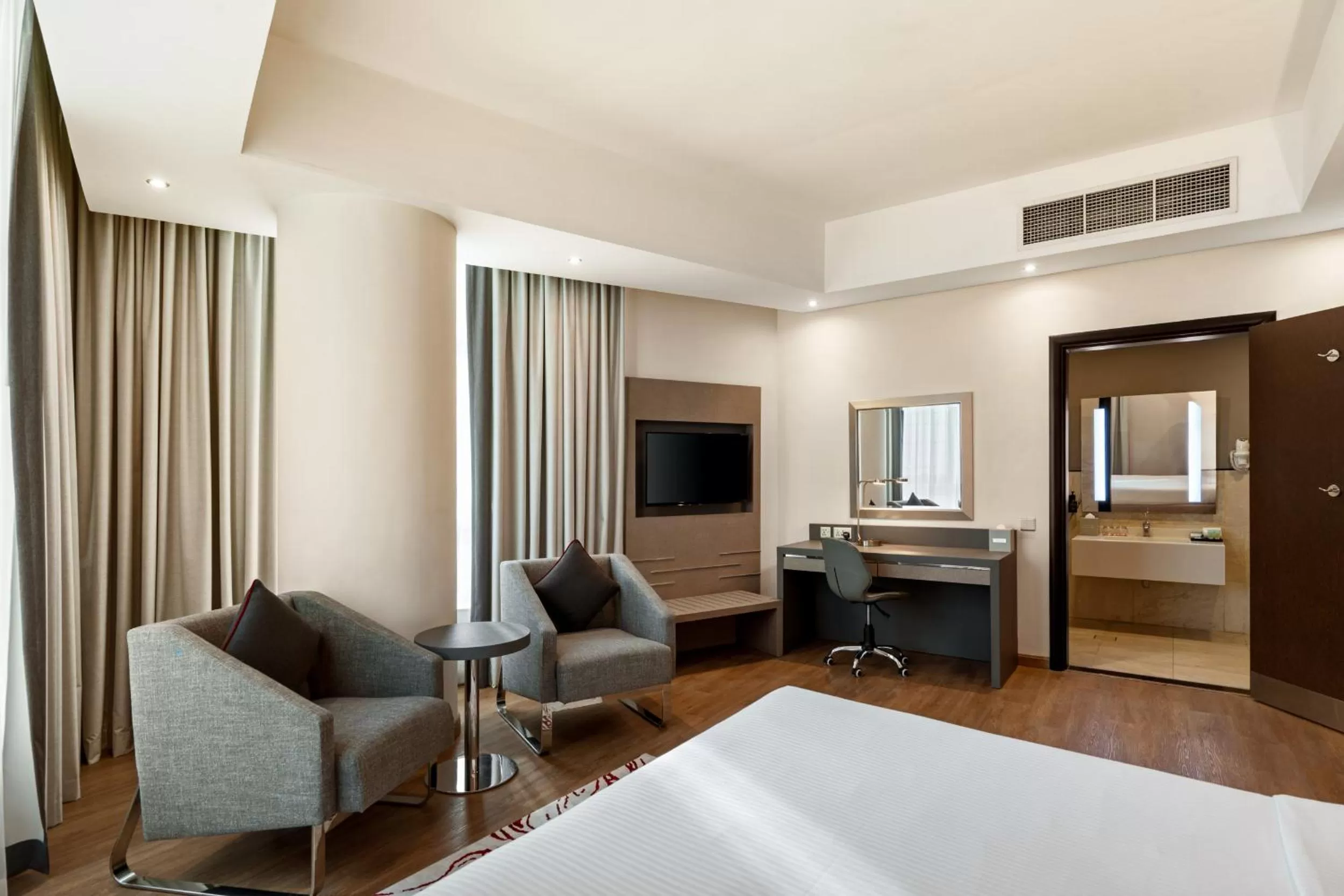 TV and multimedia, Bed in Ramada by Wyndham Dubai Barsha Heights