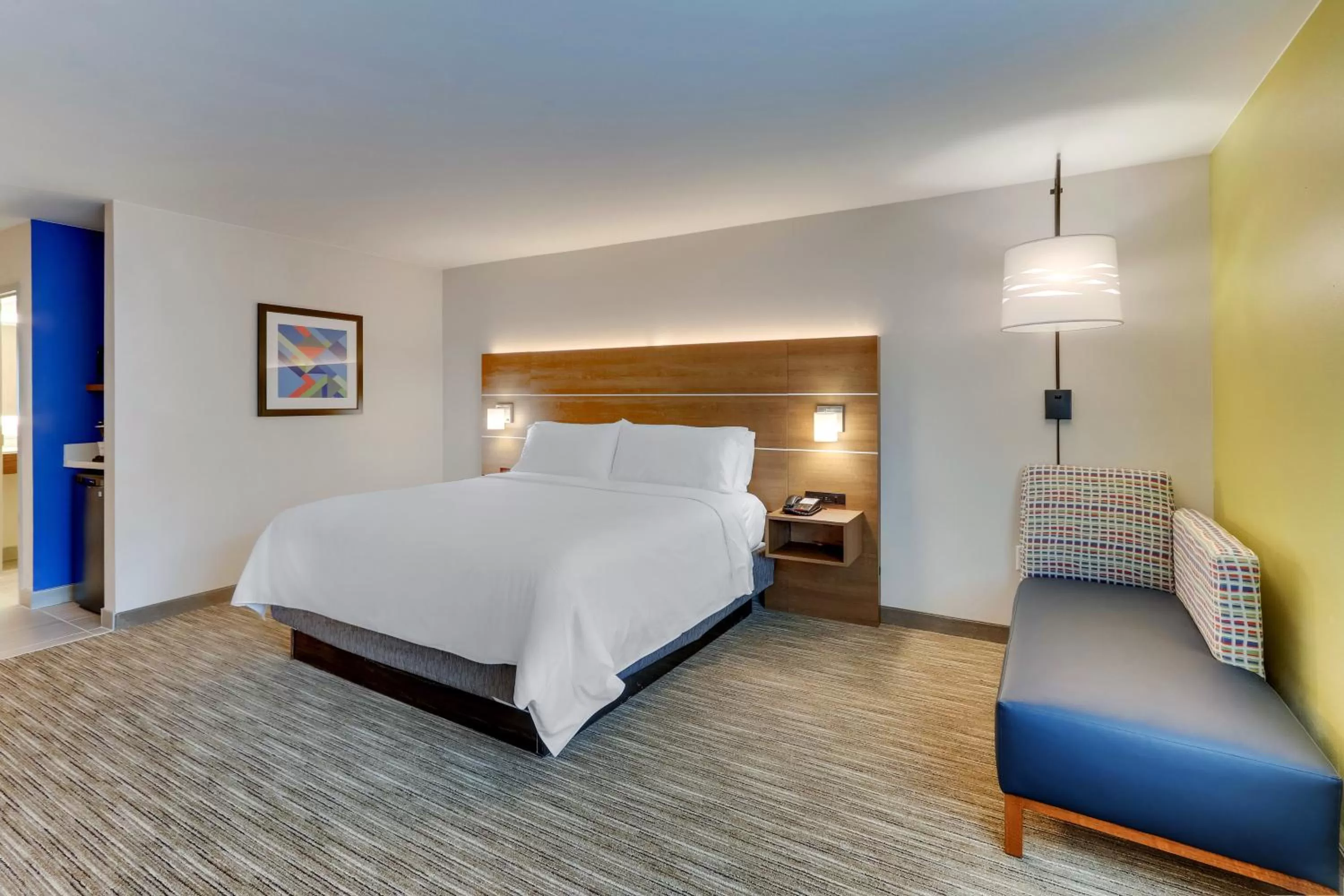 Photo of the whole room, Bed in Holiday Inn Express & Suites - Dawsonville by IHG