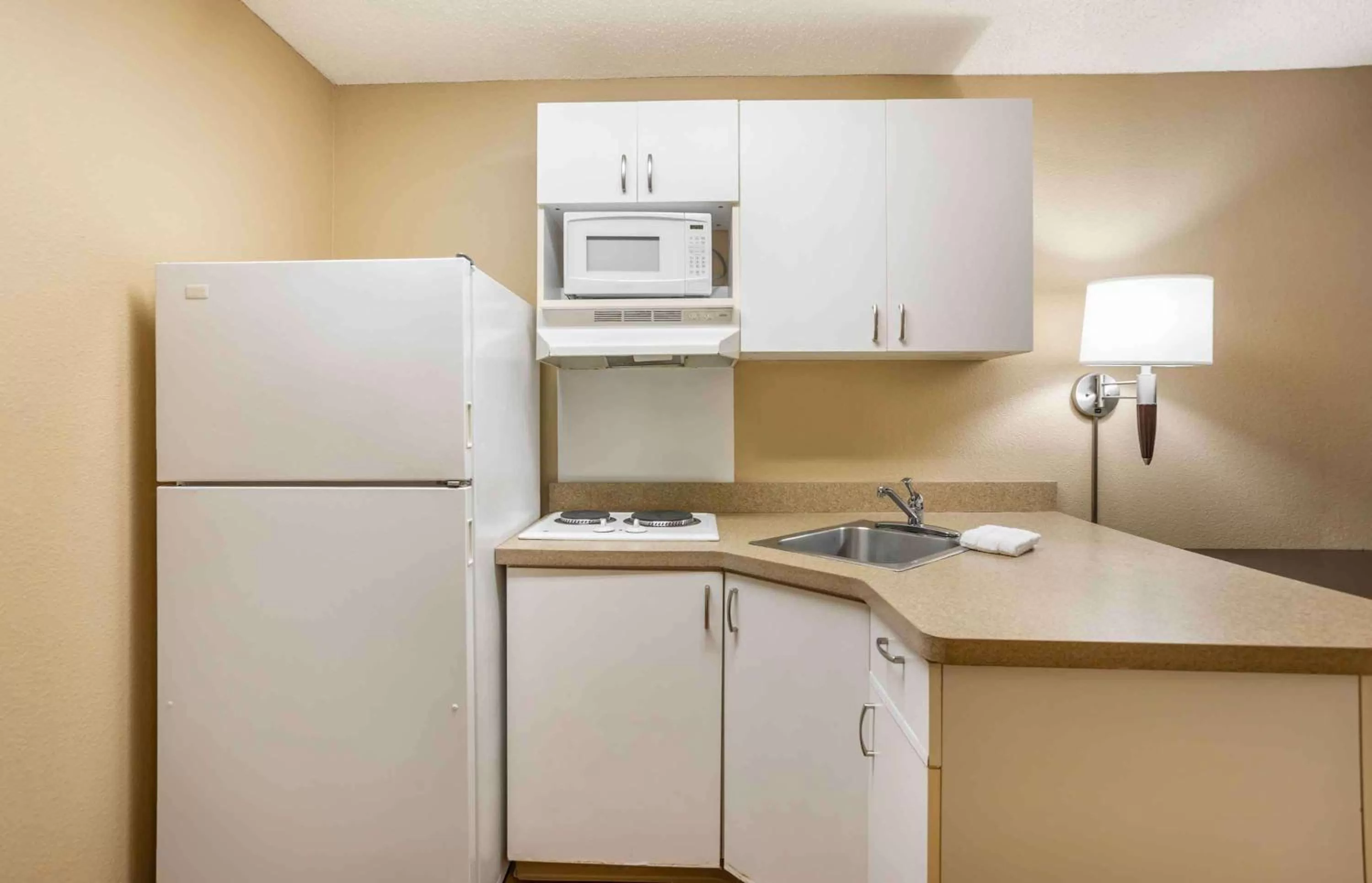 Bedroom in Extended Stay America Select Suites - Columbia - Stadium Blvd